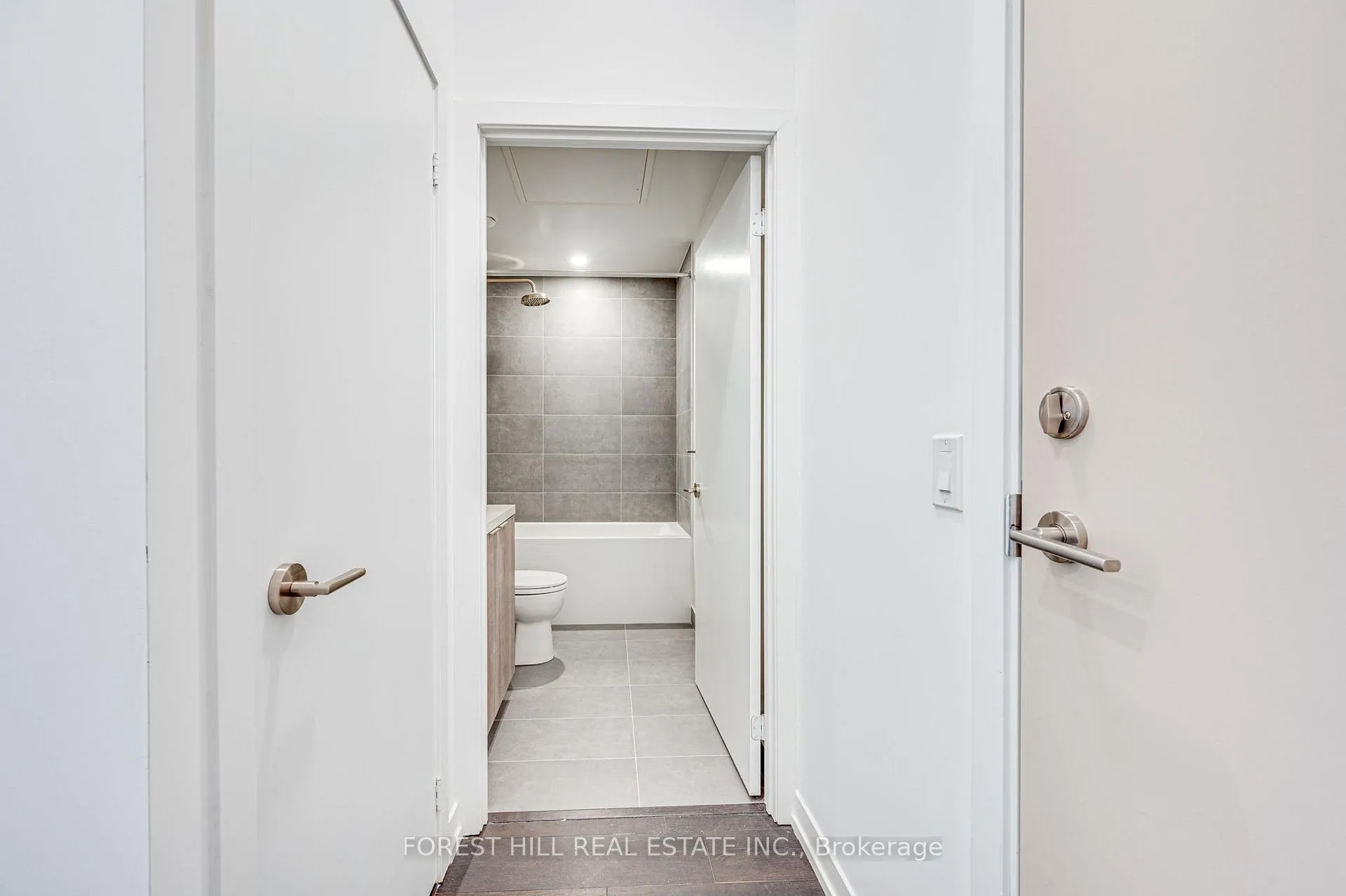 Photo 6 of Unit 926, 2020 Bathurst Street, Toronto, Humewood-Cedarvale — HOMEH