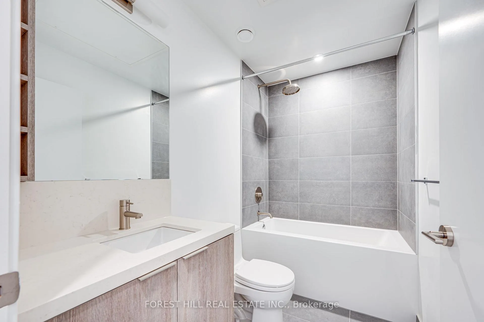 Photo 9 of Unit 926, 2020 Bathurst Street, Toronto, Humewood-Cedarvale — HOMEH