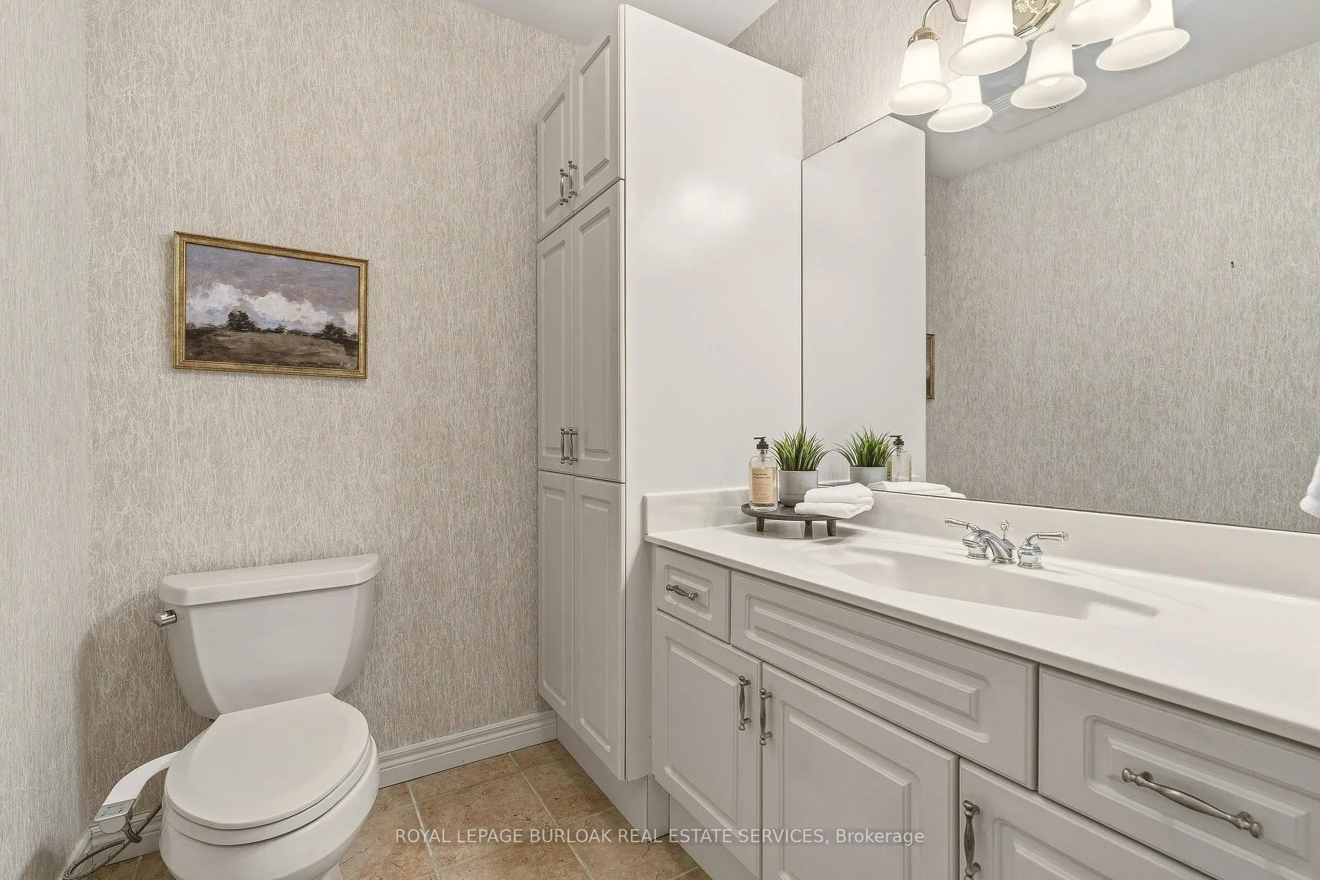 Photo 6 of Unit 30, 47 Main Street N, Hamilton, Waterdown — HOMEH