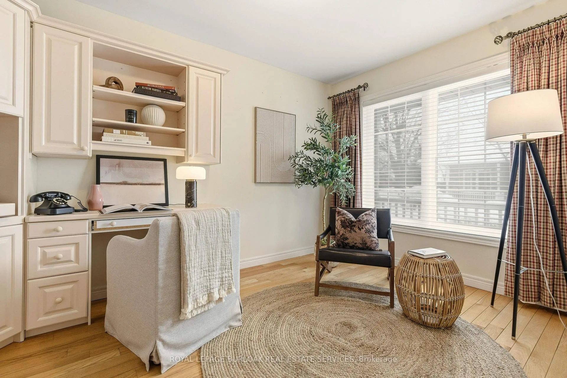 Photo 7 of Unit 30, 47 Main Street N, Hamilton, Waterdown — HOMEH