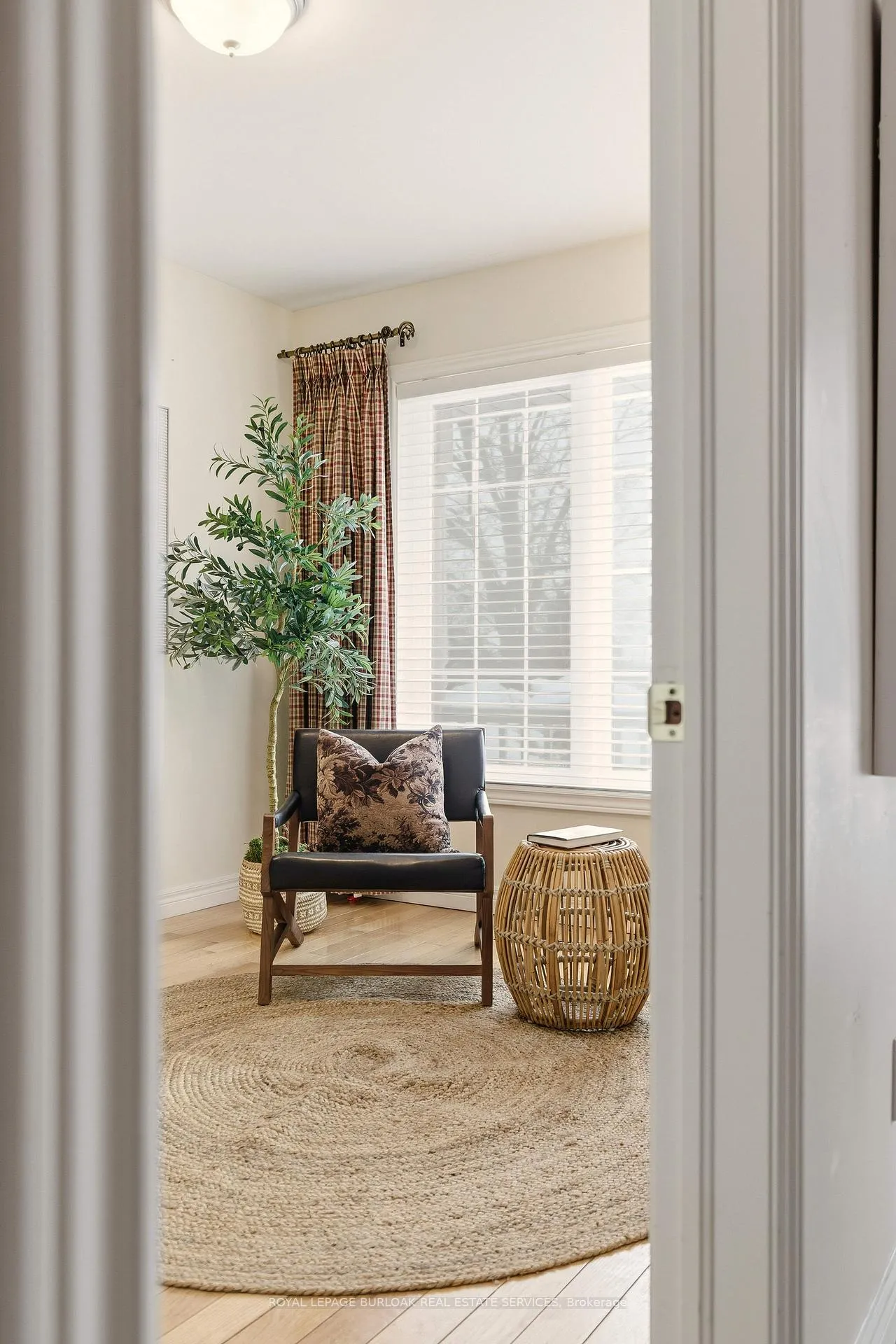 Photo 9 of Unit 30, 47 Main Street N, Hamilton, Waterdown — HOMEH