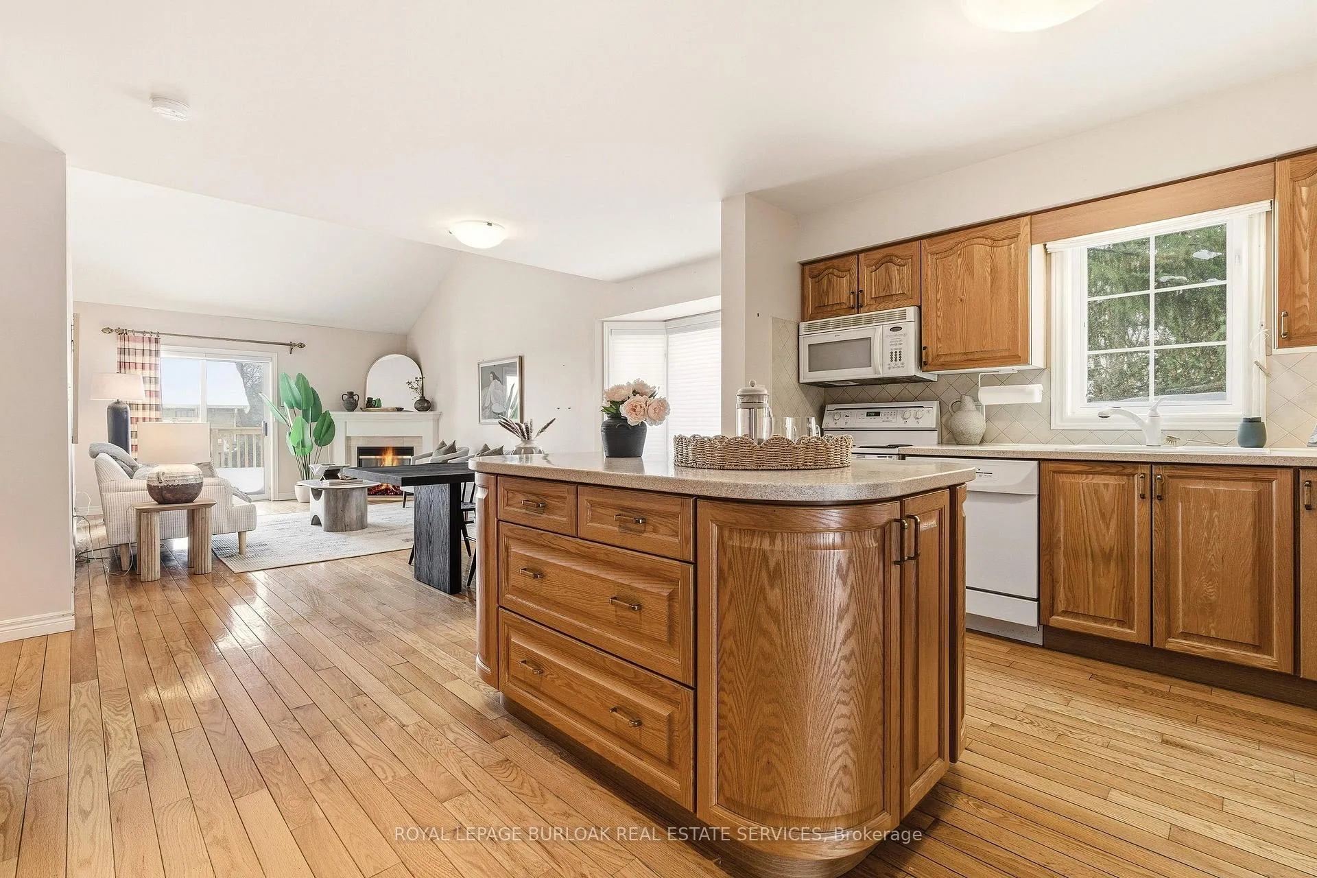 Photo 11 of Unit 30, 47 Main Street N, Hamilton, Waterdown — HOMEH