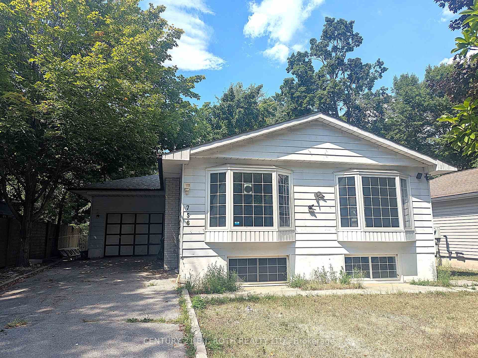 Front of 756 Hastings Avenue