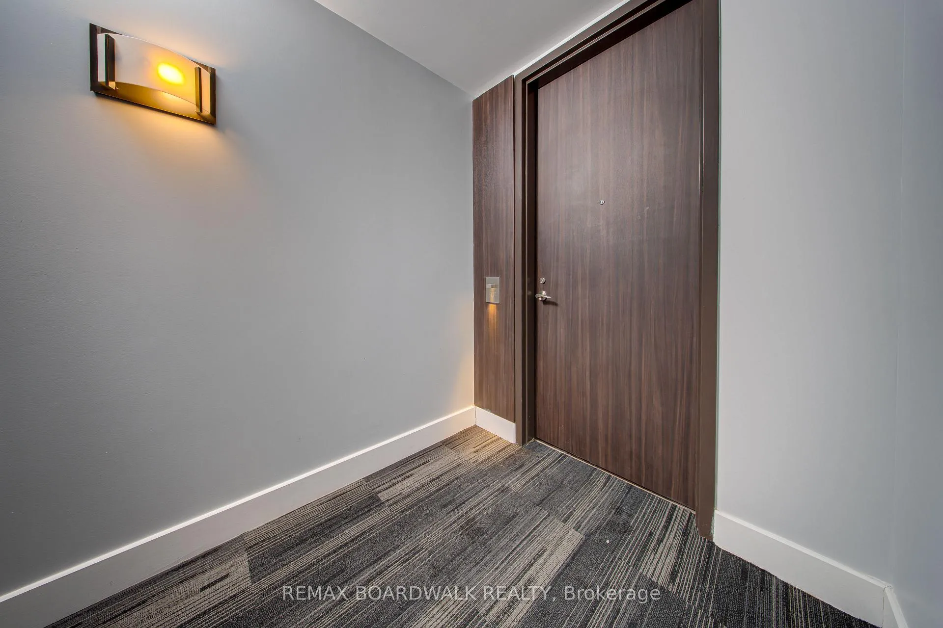 Photo 3 of Unit 803, 300 Lisgar Street, Ottawa, Ottawa Centre — HOMEH