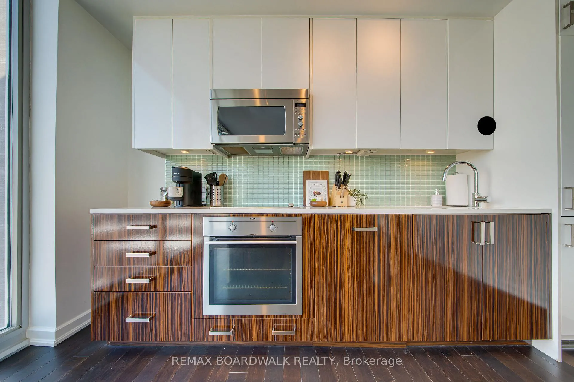 Photo 6 of Unit 803, 300 Lisgar Street, Ottawa, Ottawa Centre — HOMEH