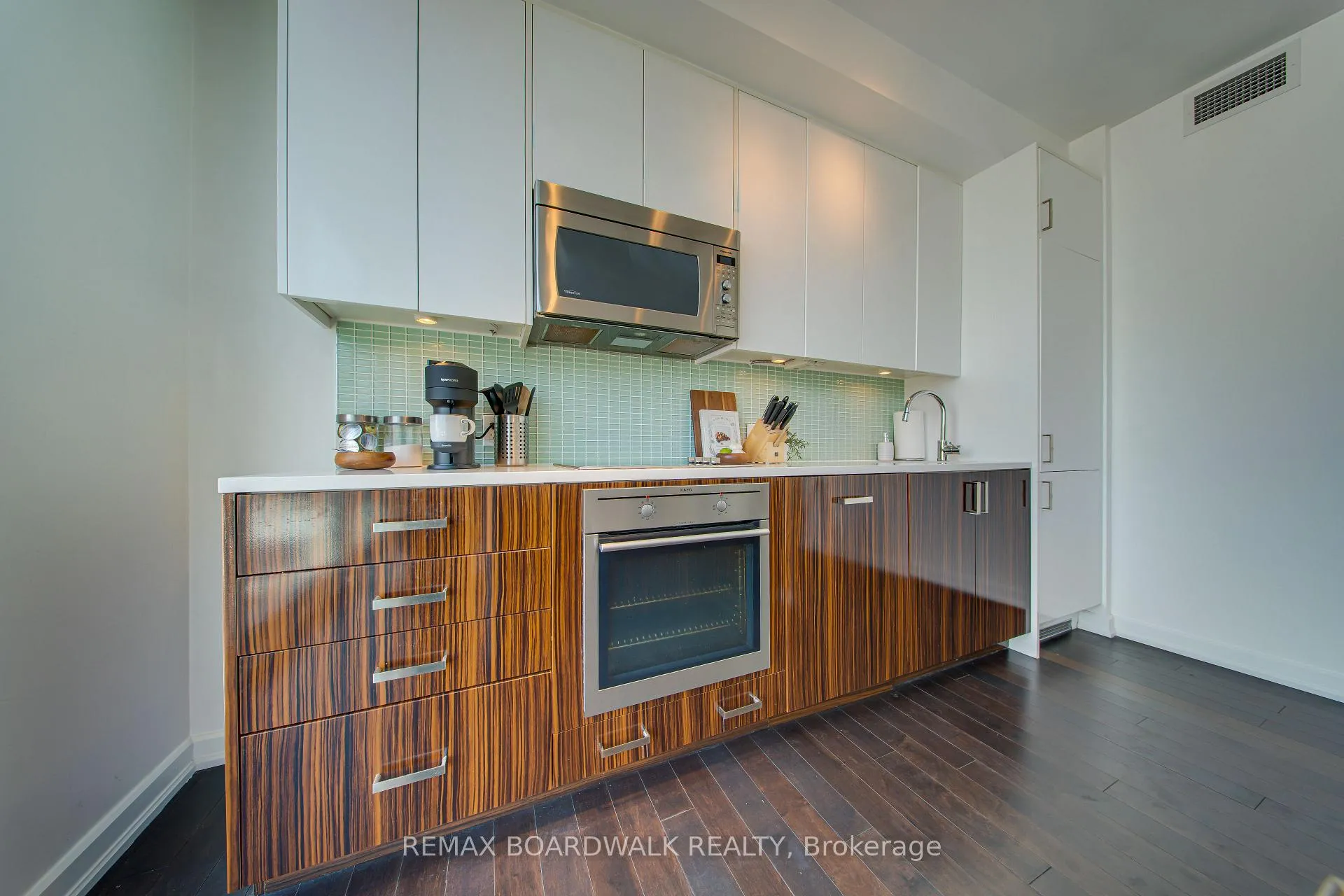 Photo 7 of Unit 803, 300 Lisgar Street, Ottawa, Ottawa Centre — HOMEH