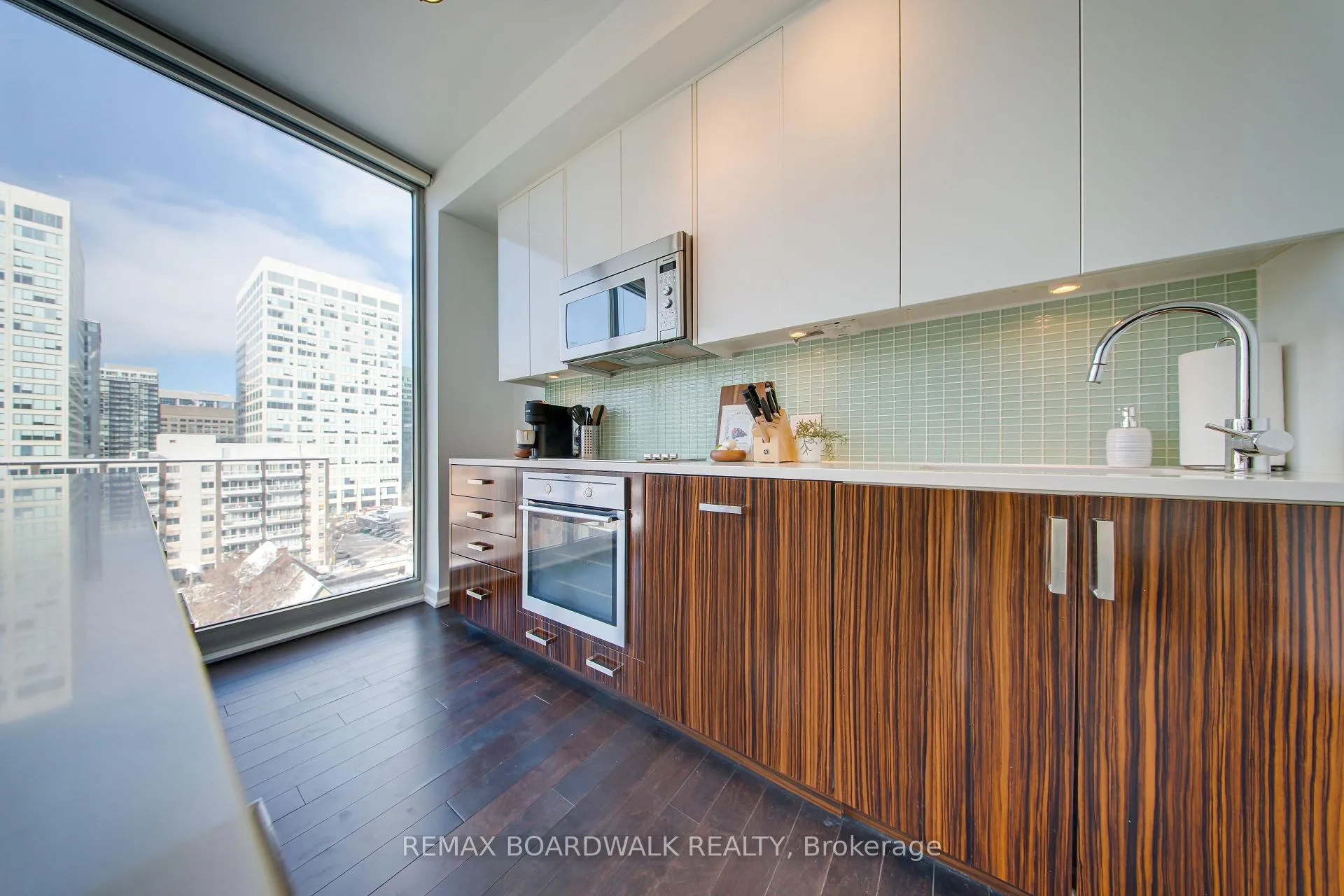 Photo 8 of Unit 803, 300 Lisgar Street, Ottawa, Ottawa Centre — HOMEH