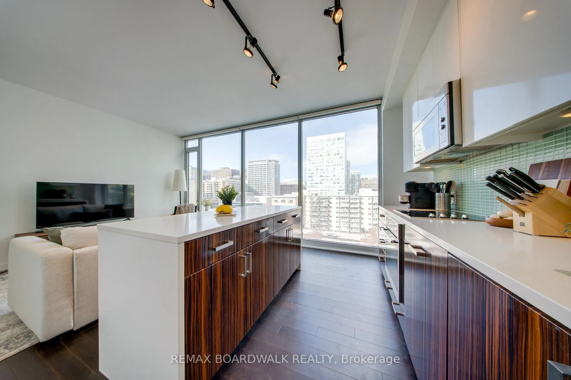 Photo 10 of Unit 803, 300 Lisgar Street, Ottawa, Ottawa Centre — HOMEH
