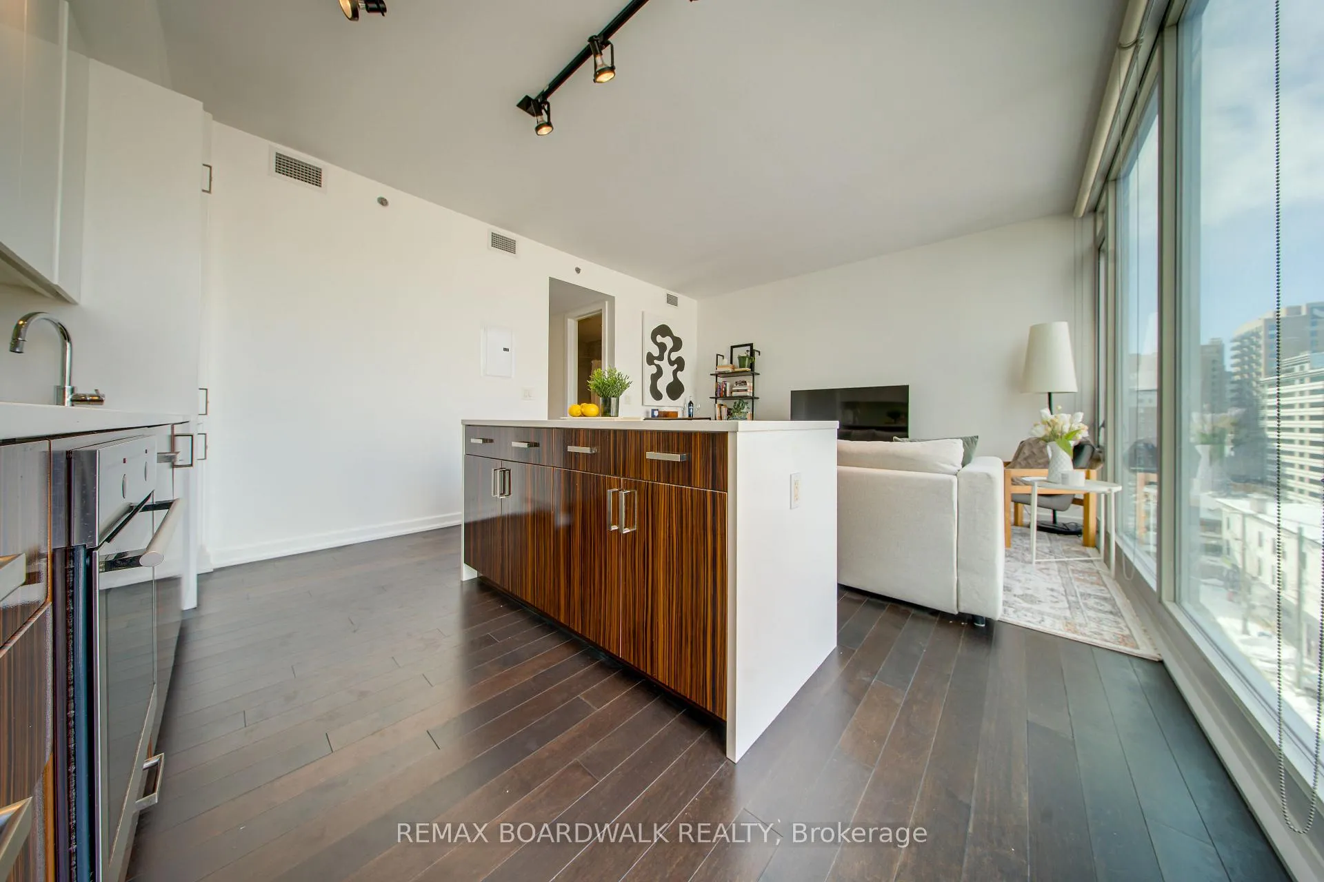 Photo 12 of Unit 803, 300 Lisgar Street, Ottawa, Ottawa Centre — HOMEH