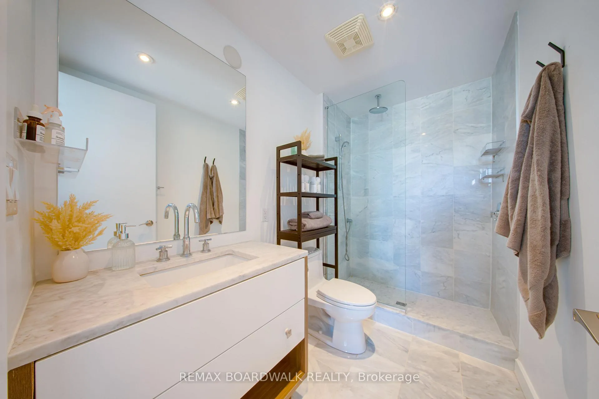 Photo 30 of Unit 803, 300 Lisgar Street, Ottawa, Ottawa Centre — HOMEH