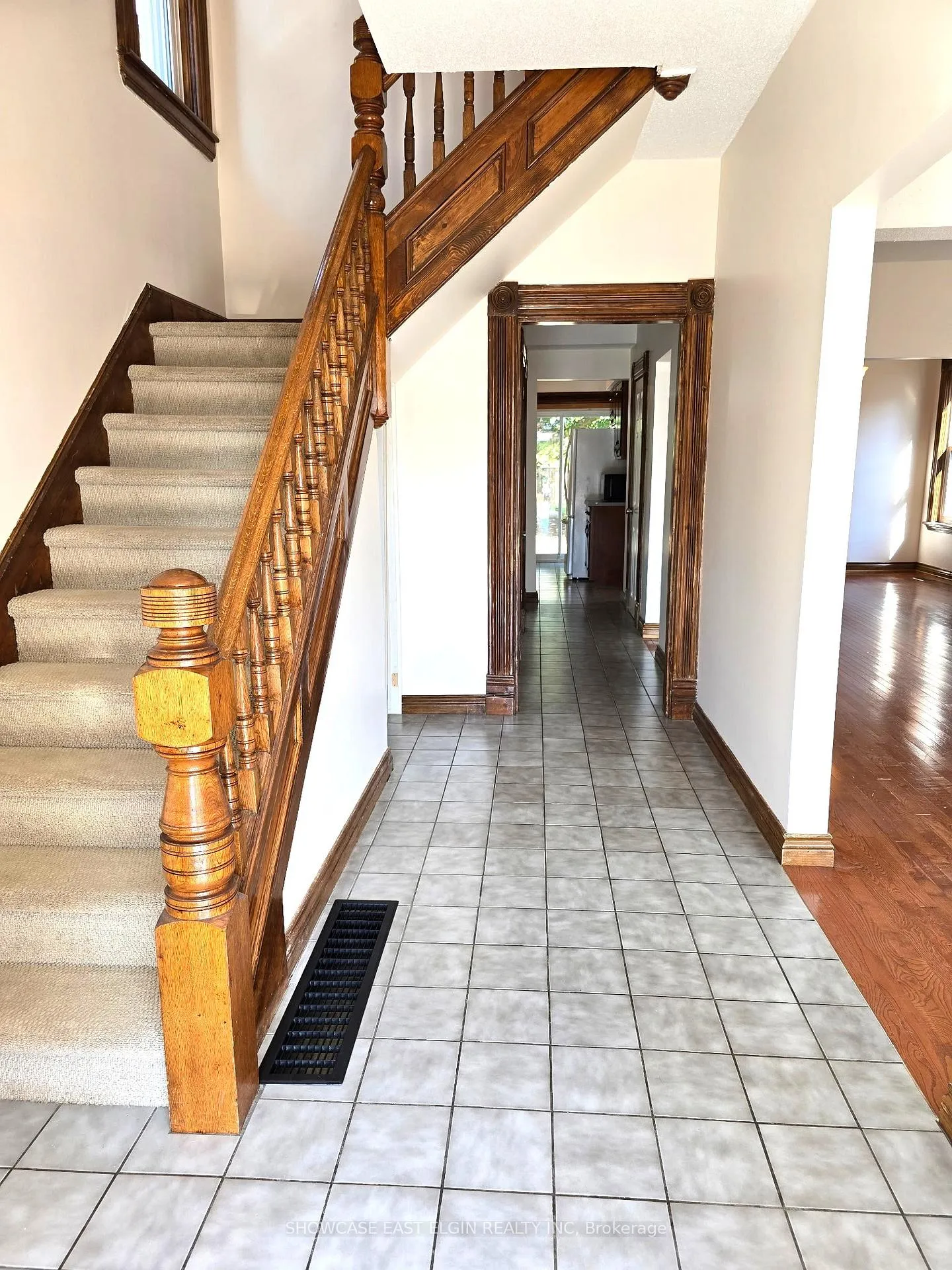 Photo 3 of 45 Pine Street E, Aylmer — HOMEH