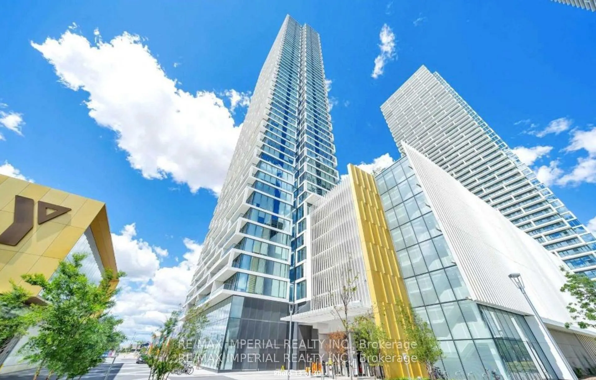 Front of Unit 2503, 5 Buttermill Avenue