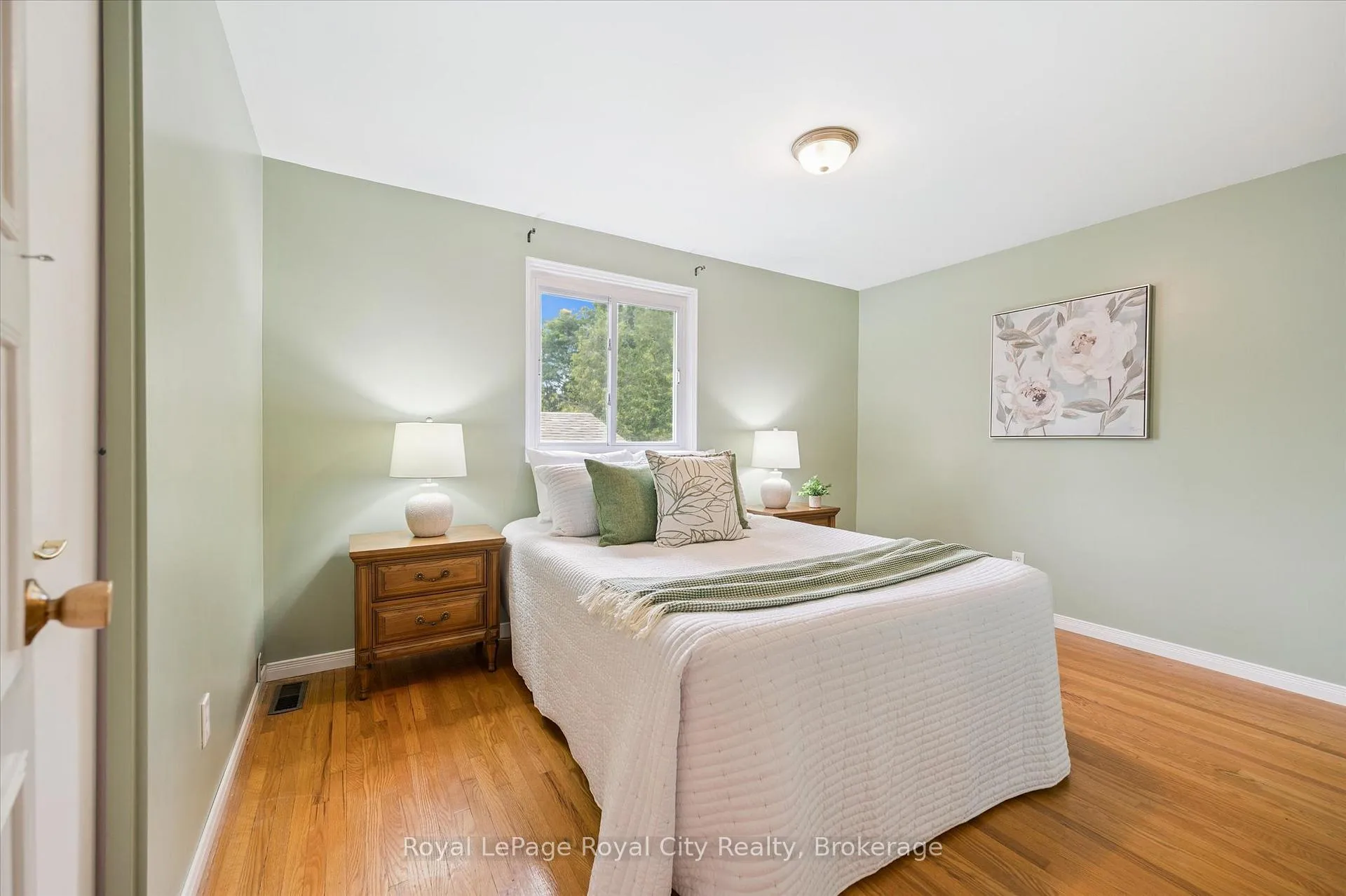 Photo 25 of 47 Argyle Drive, Guelph, Dovercliffe Park/Old University — HOMEH