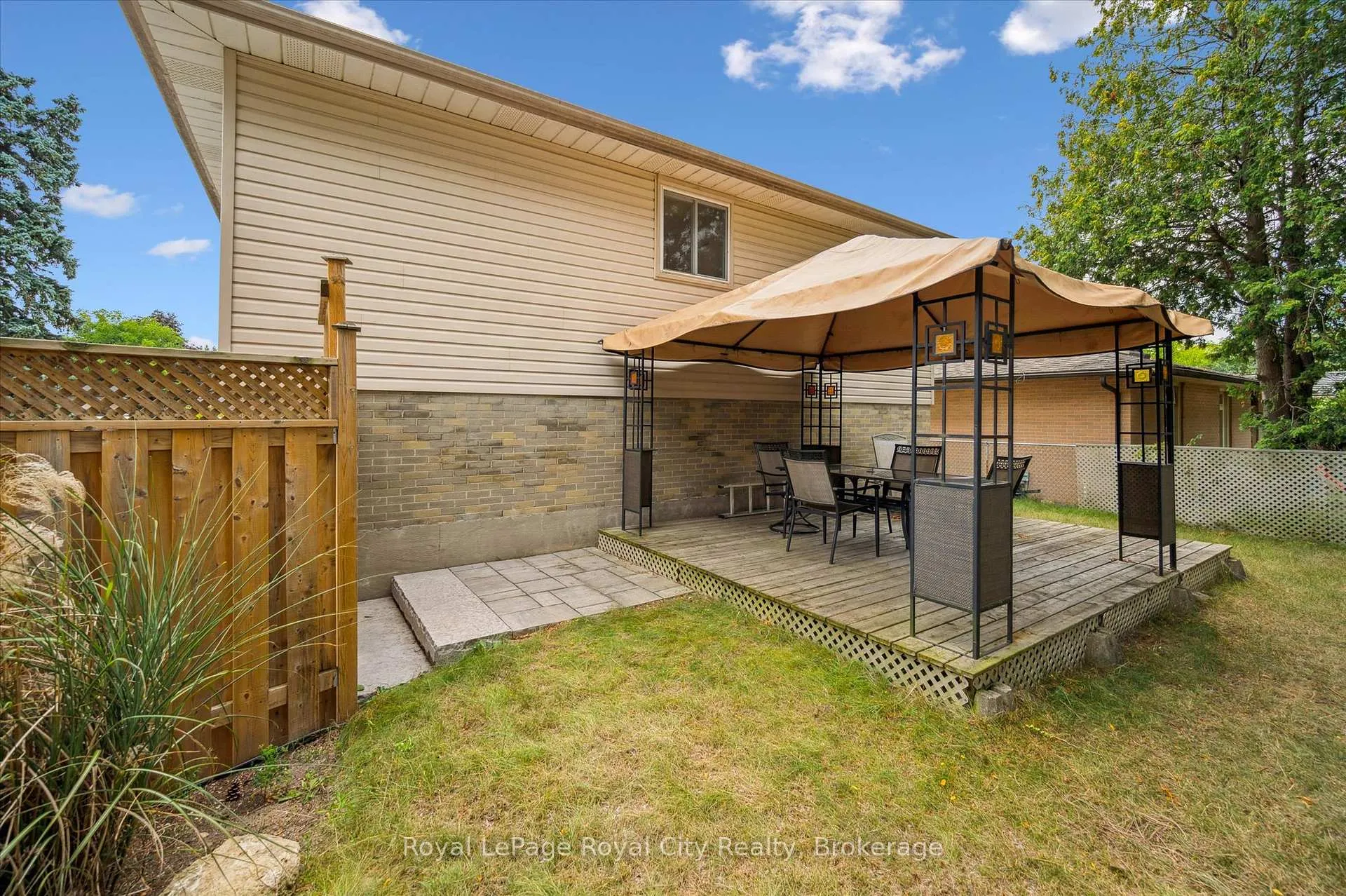 Photo 35 of 47 Argyle Drive, Guelph, Dovercliffe Park/Old University — HOMEH