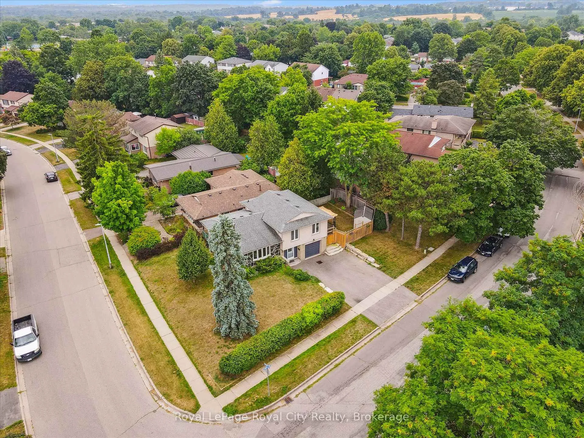 Photo 40 of 47 Argyle Drive, Guelph, Dovercliffe Park/Old University — HOMEH
