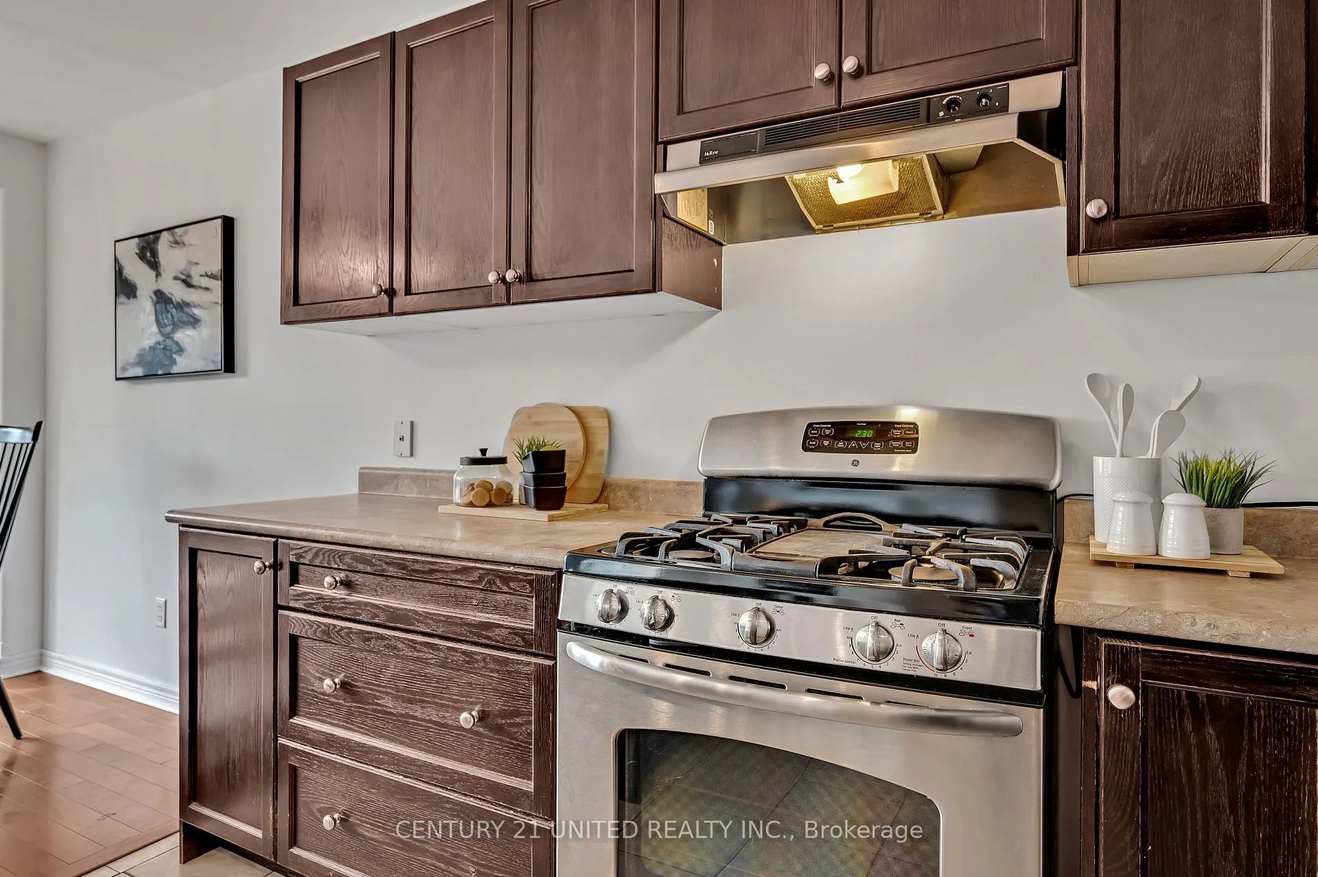 Photo 11 of 194 Bowen Drive, Peterborough, Northcrest Ward 5 — HOMEH