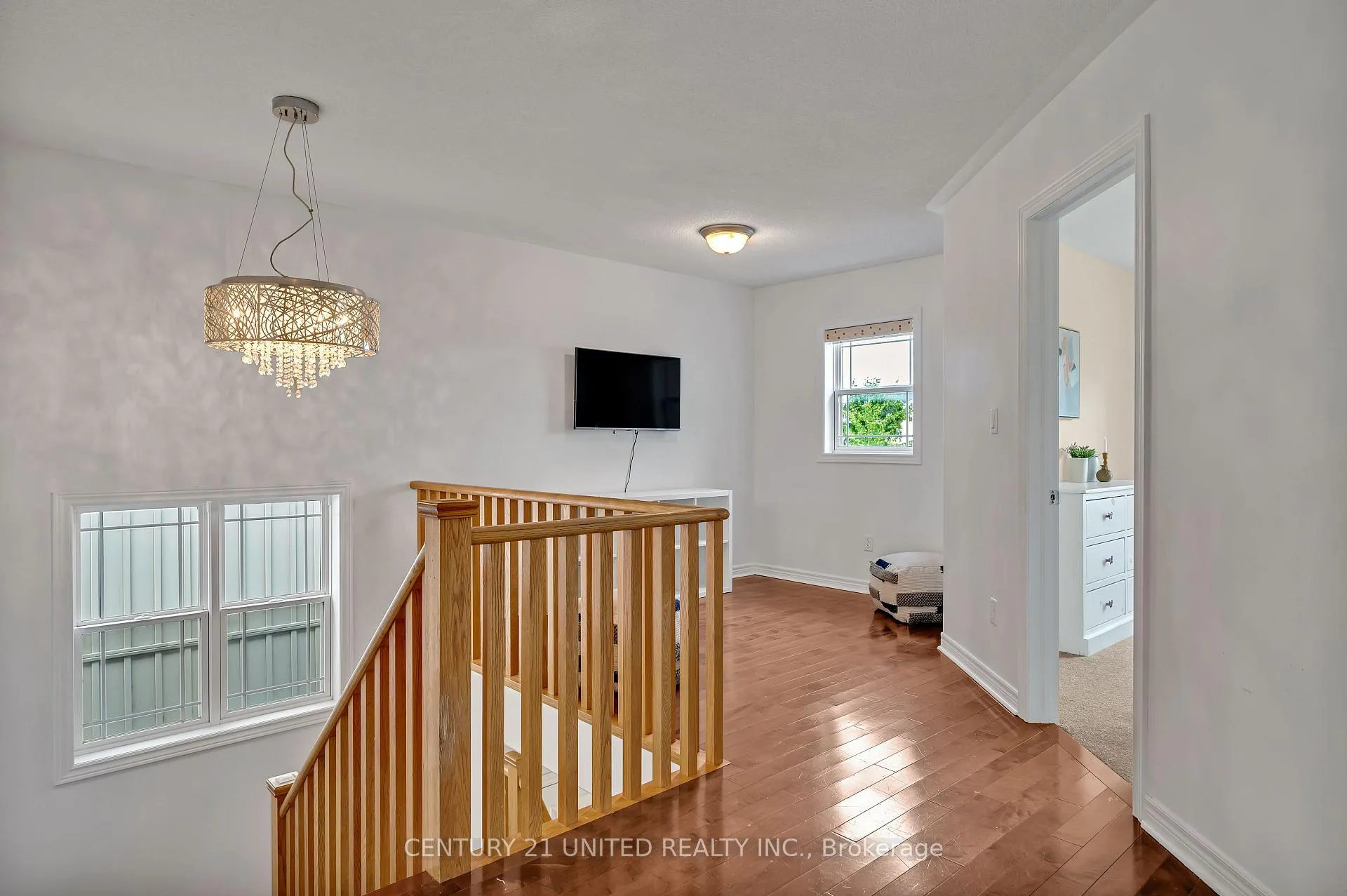 Photo 19 of 194 Bowen Drive, Peterborough, Northcrest Ward 5 — HOMEH