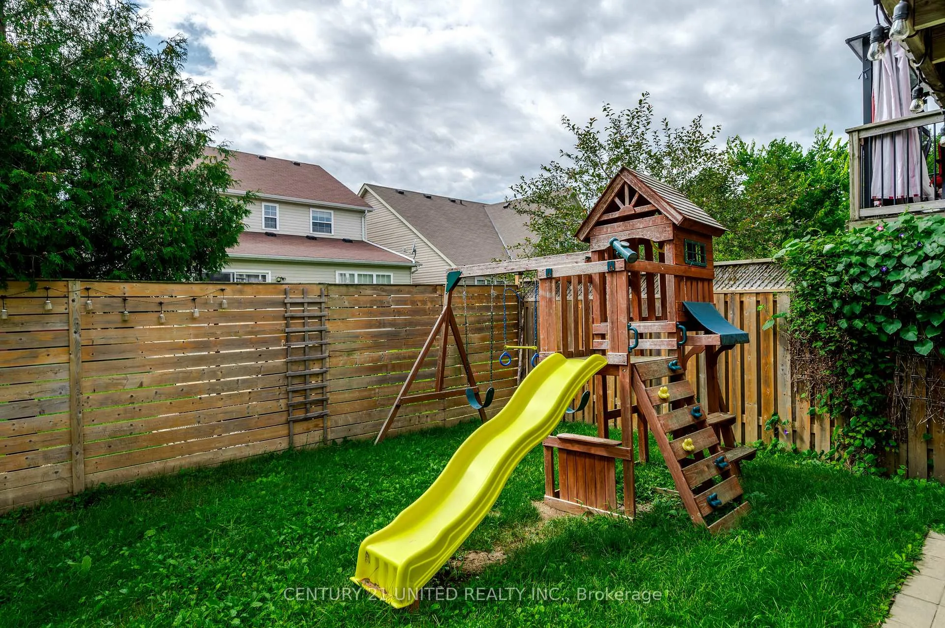 Photo 37 of 194 Bowen Drive, Peterborough, Northcrest Ward 5 — HOMEH
