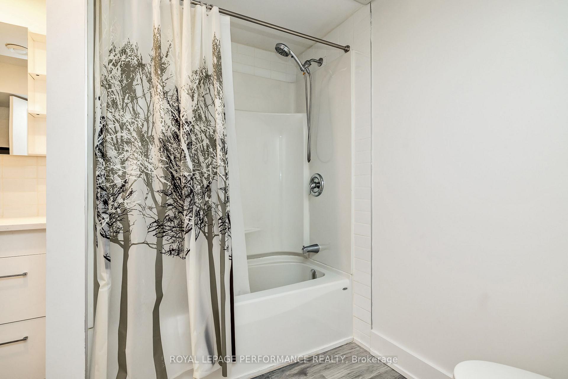 Photo 23 of 36B Largo Crescent, Ottawa, Meadowlands/Crestview — HOMEH