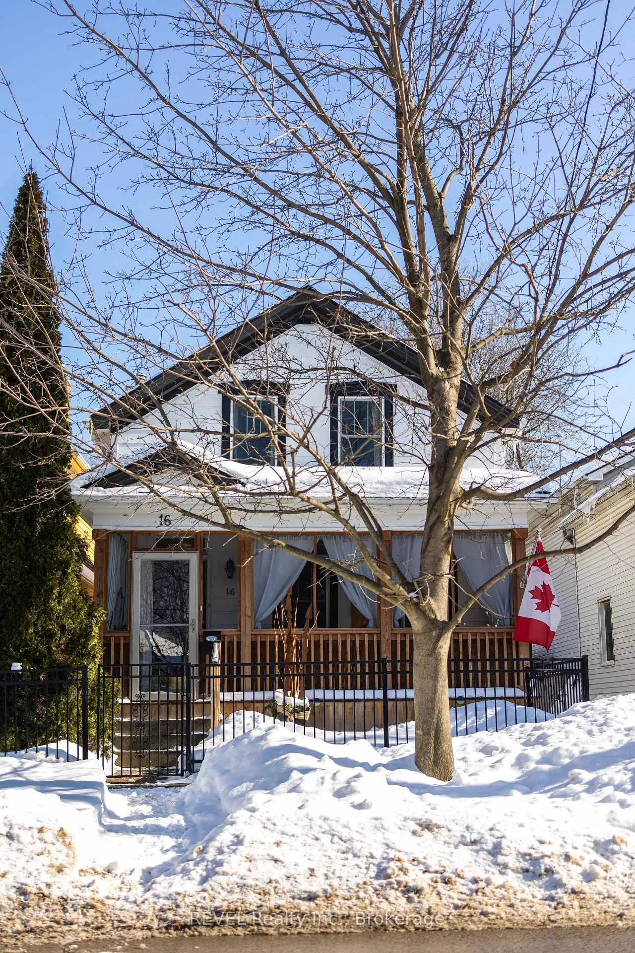 Photo 2 of 16 York Street, St. Catharines, Downtown — HOMEH