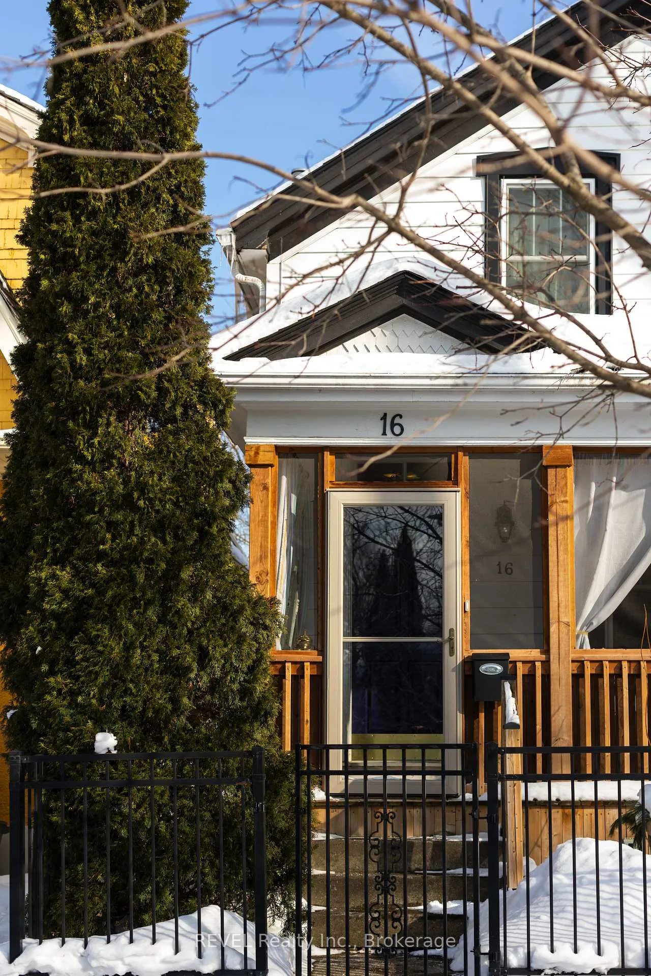 Photo 4 of 16 York Street, St. Catharines, Downtown — HOMEH