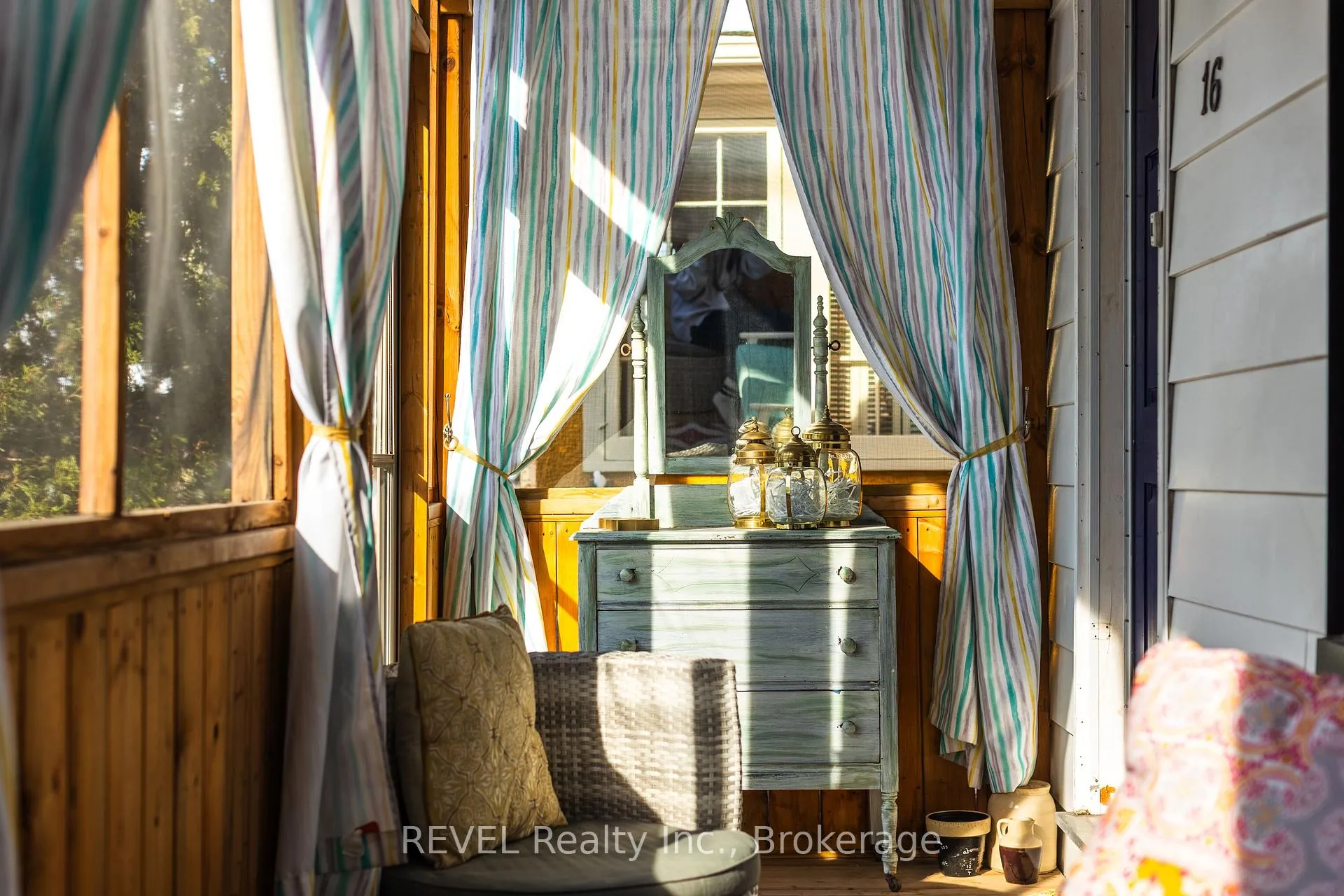 Photo 6 of 16 York Street, St. Catharines, Downtown — HOMEH
