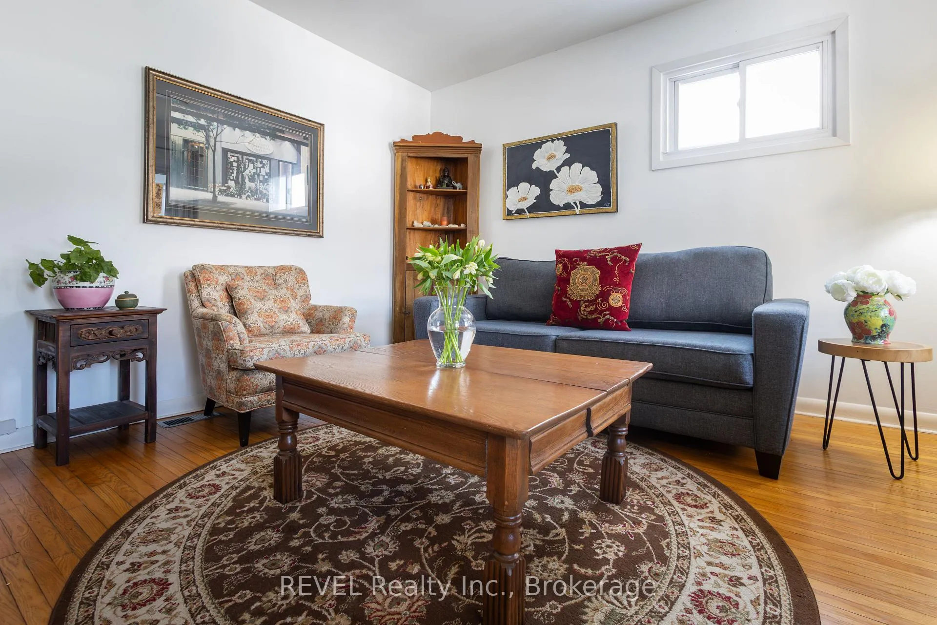 Photo 9 of 16 York Street, St. Catharines, Downtown — HOMEH