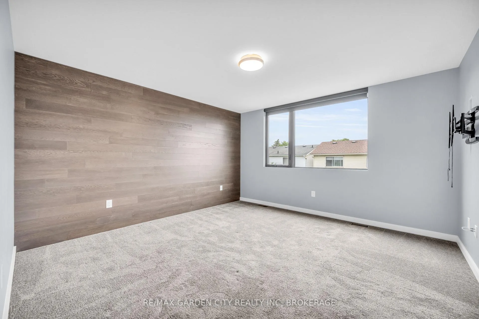Photo 17 of 12 1/2 Beamer Court, Thorold, Confederation Heights — HOMEH