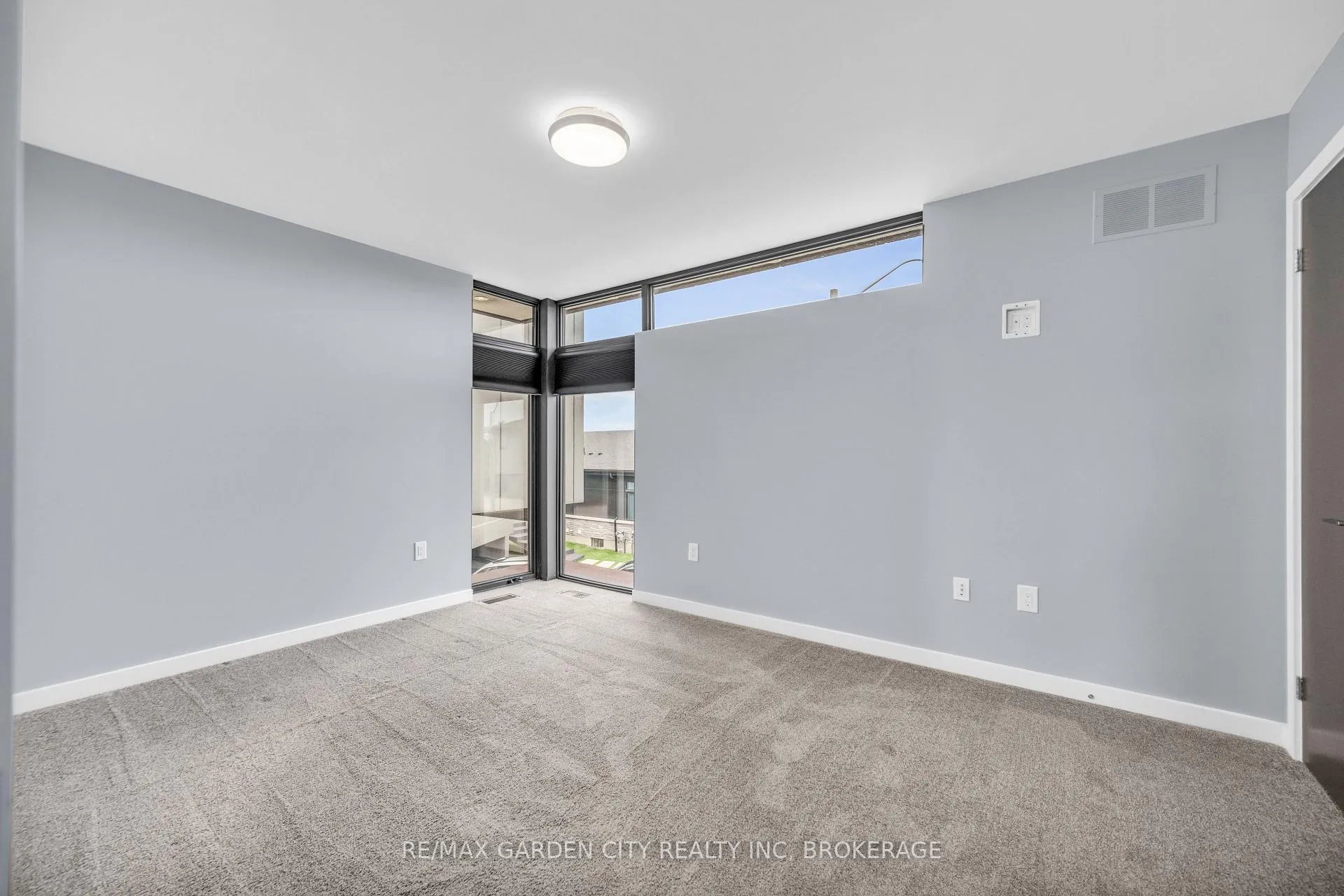 Photo 26 of 12 1/2 Beamer Court, Thorold, Confederation Heights — HOMEH