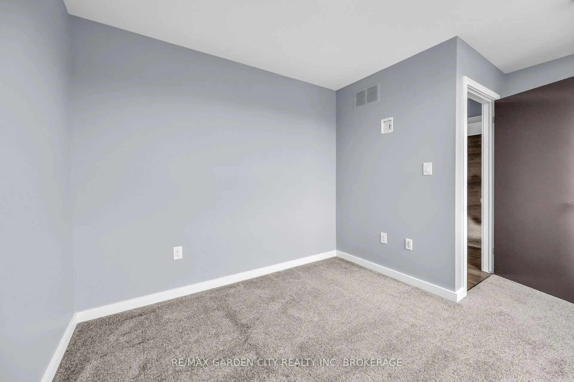Photo 31 of 12 1/2 Beamer Court, Thorold, Confederation Heights — HOMEH