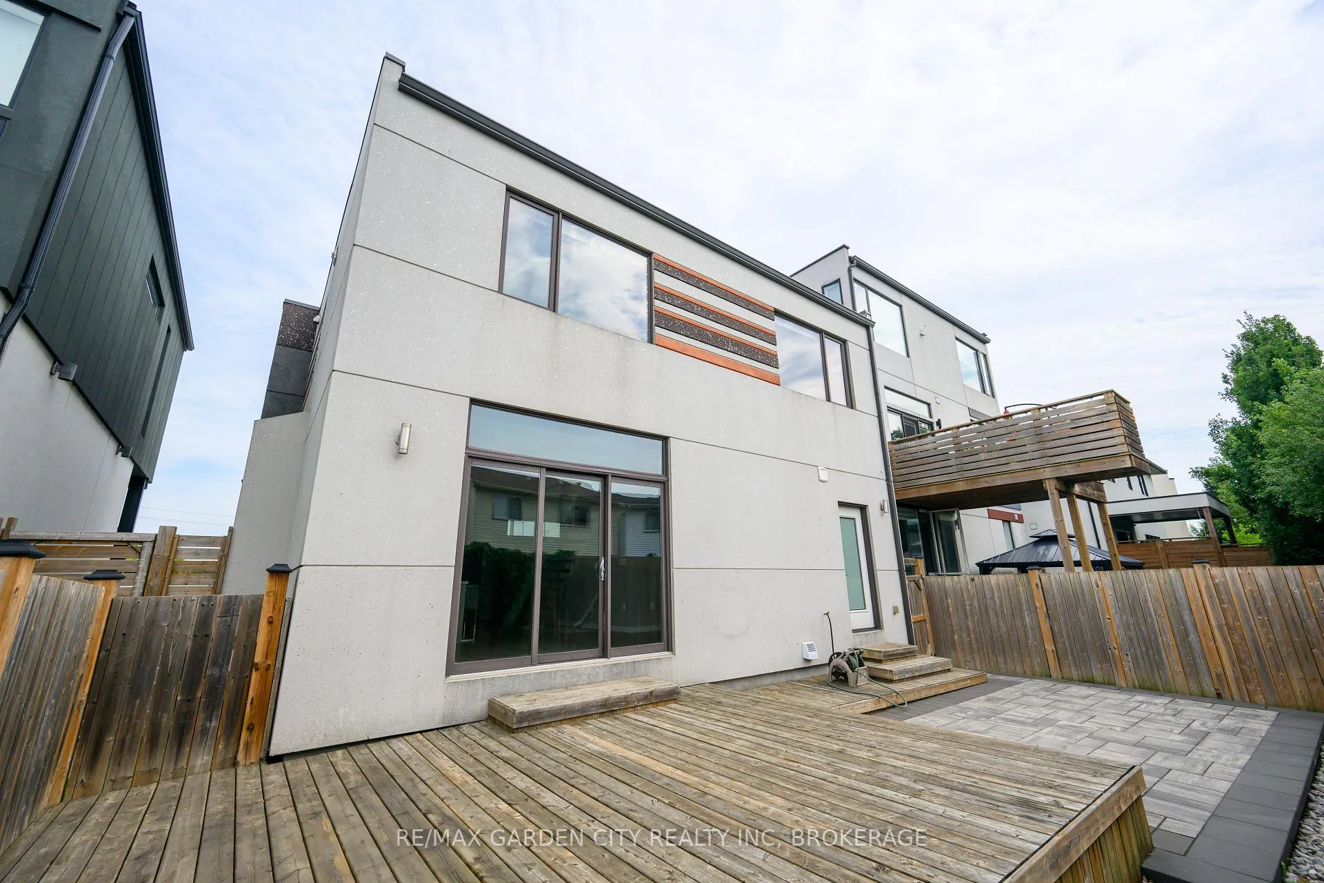 Photo 44 of 12 1/2 Beamer Court, Thorold, Confederation Heights — HOMEH