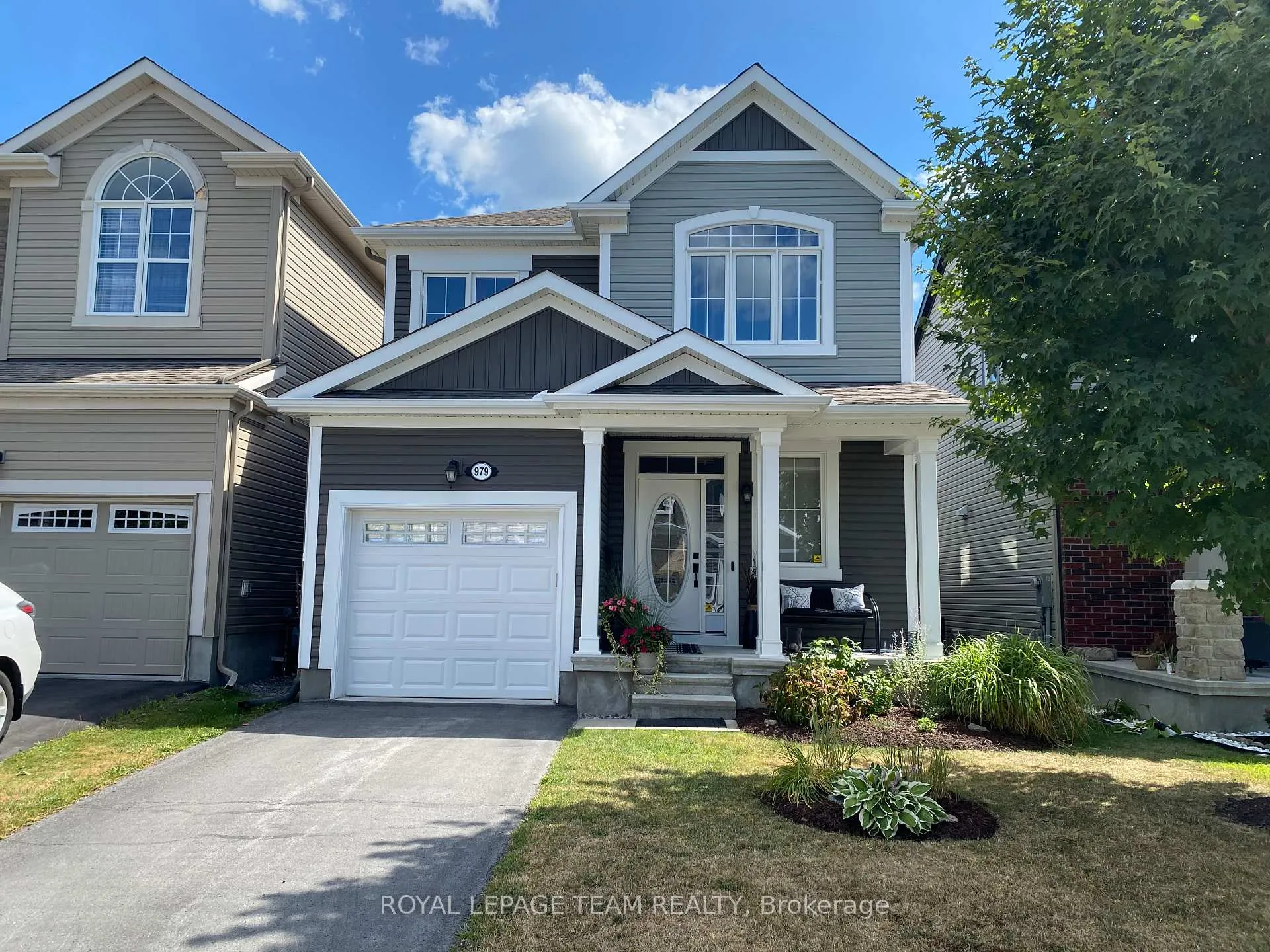 Photo 2 of 979 Shimmerton Circle, Ottawa, Kanata - Emerald Meadows/Trailwest — HOMEH