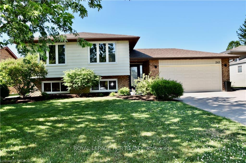 Front of 245 George Crescent