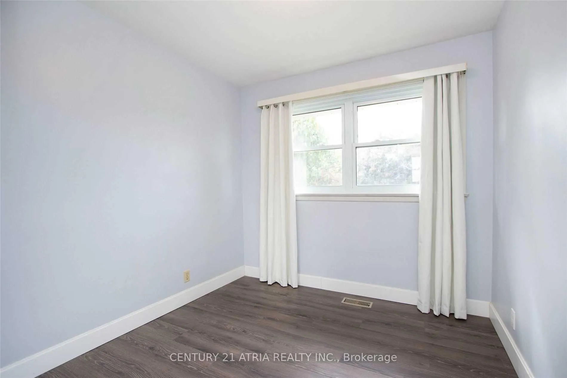 Photo 2 of 475 Milton Street, Oshawa, Donevan — HOMEH