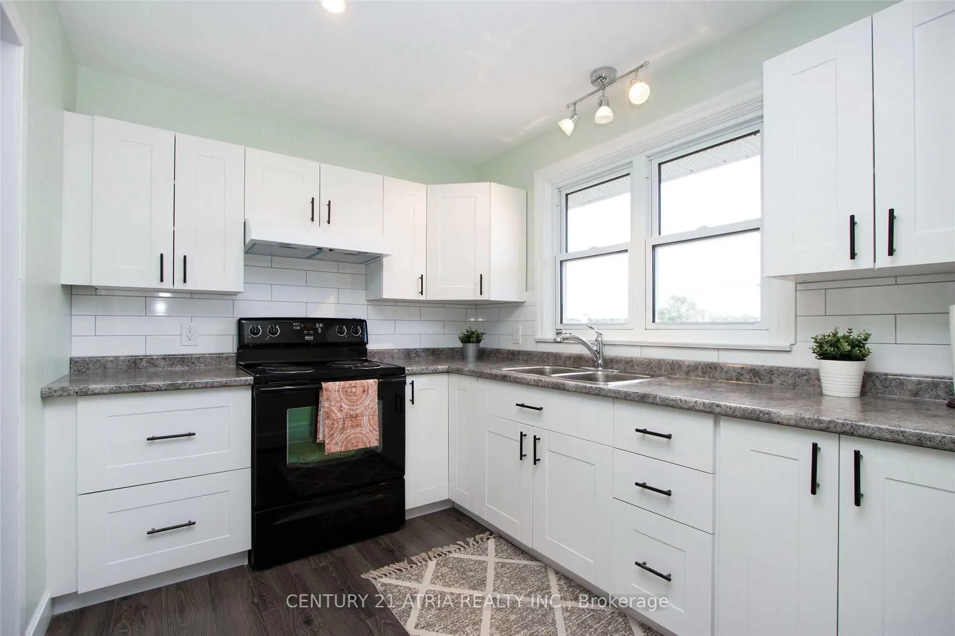 Photo 9 of 475 Milton Street, Oshawa, Donevan — HOMEH