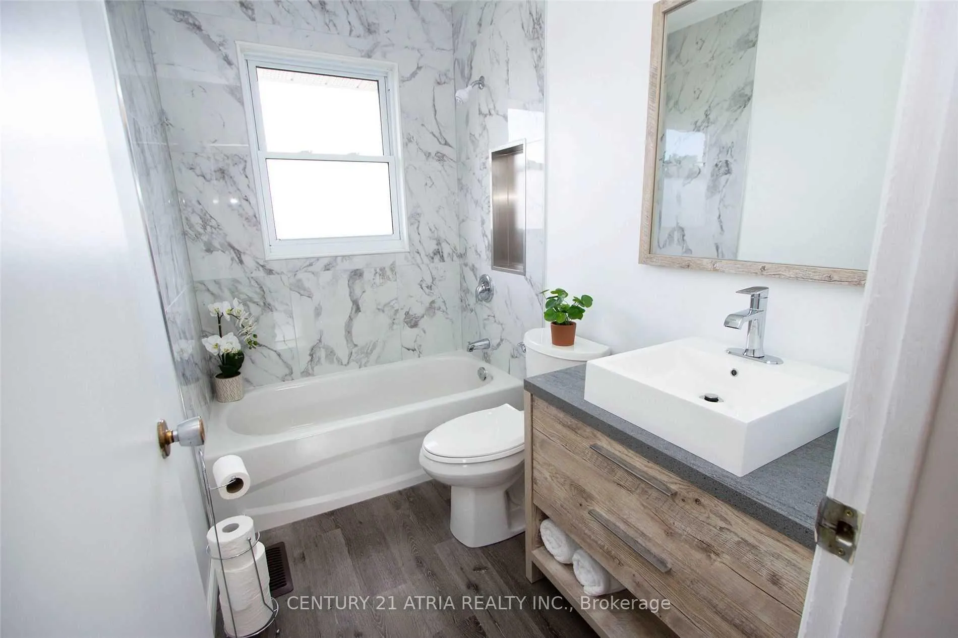 Photo 10 of 475 Milton Street, Oshawa, Donevan — HOMEH