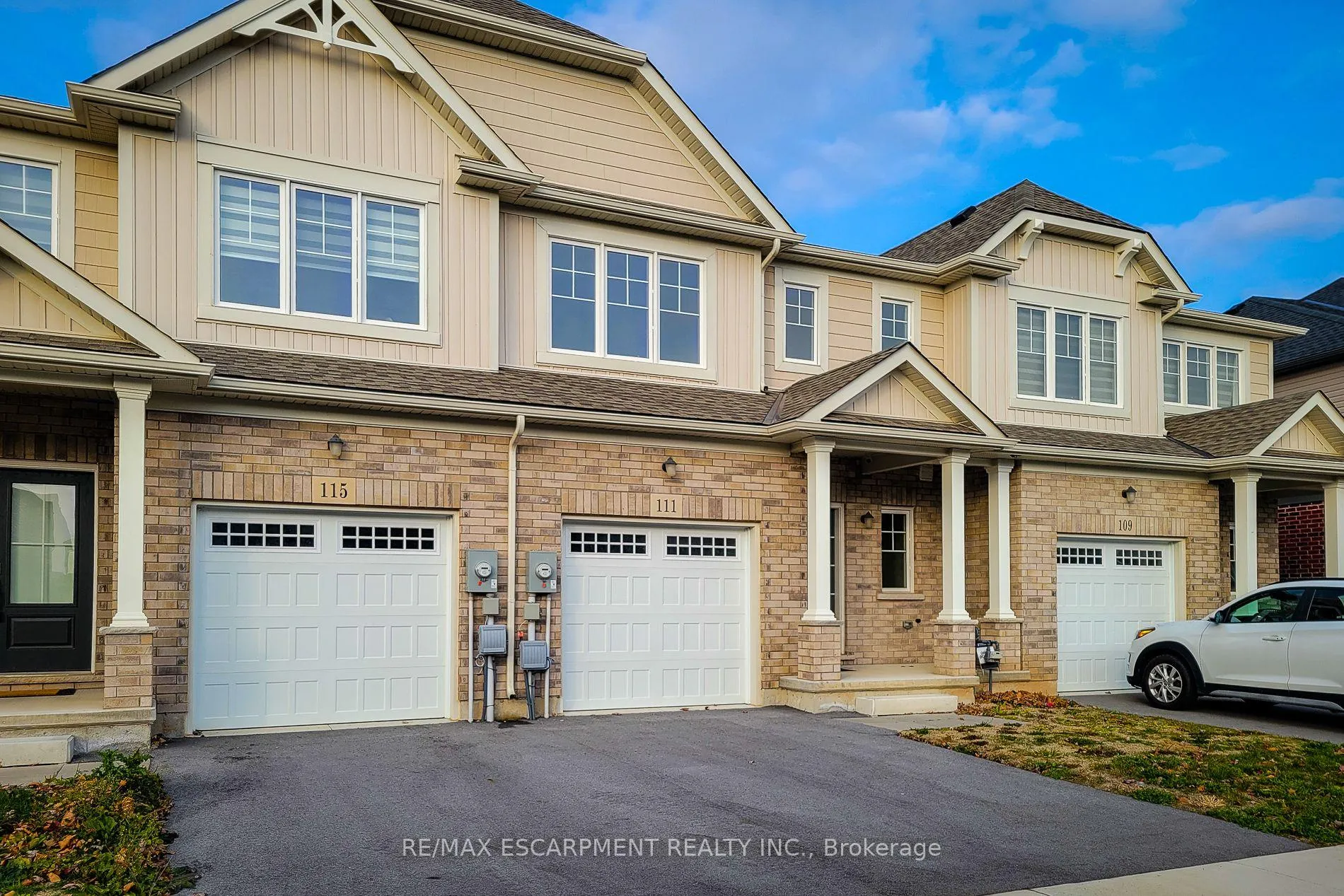 Photo 2 of 111 Alicia Crescent, Thorold, Hurricane/Merrittville — HOMEH