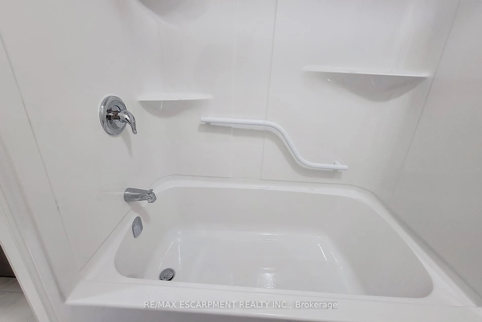 Photo 31 of 111 Alicia Crescent, Thorold, Hurricane/Merrittville — HOMEH