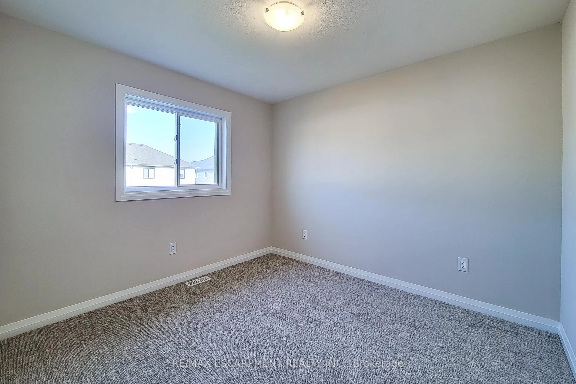 Photo 33 of 111 Alicia Crescent, Thorold, Hurricane/Merrittville — HOMEH