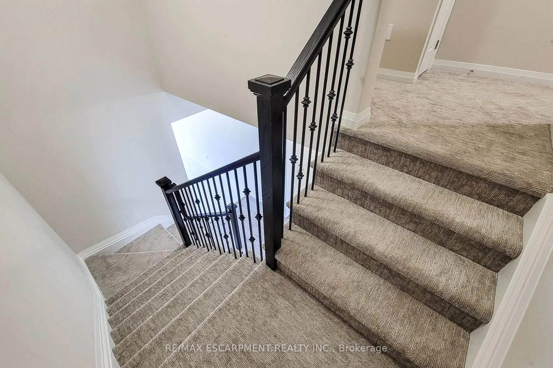 Photo 35 of 111 Alicia Crescent, Thorold, Hurricane/Merrittville — HOMEH