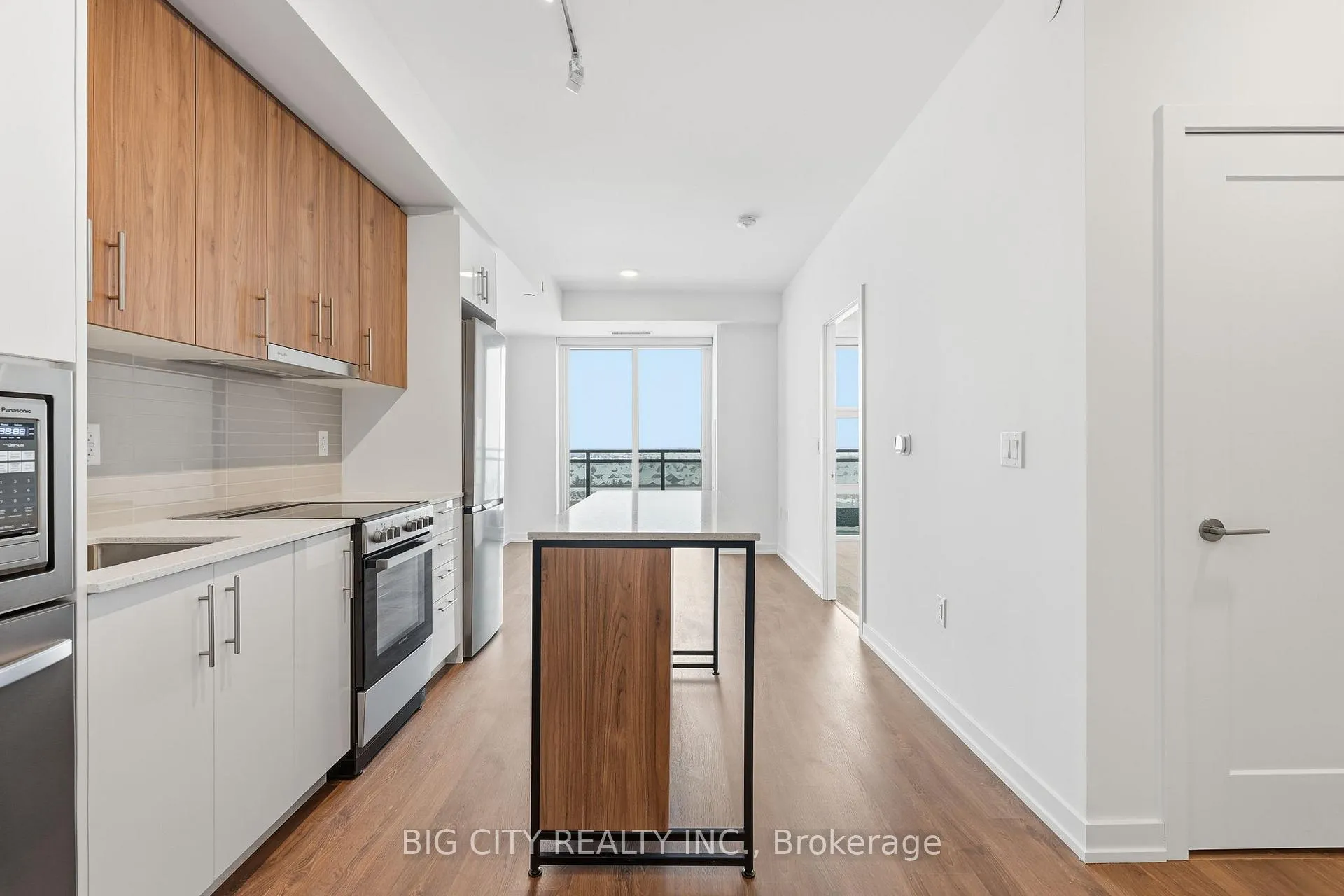 Photo 5 of Unit 1105, 9763 Markham Road, Markham, Greensborough — HOMEH