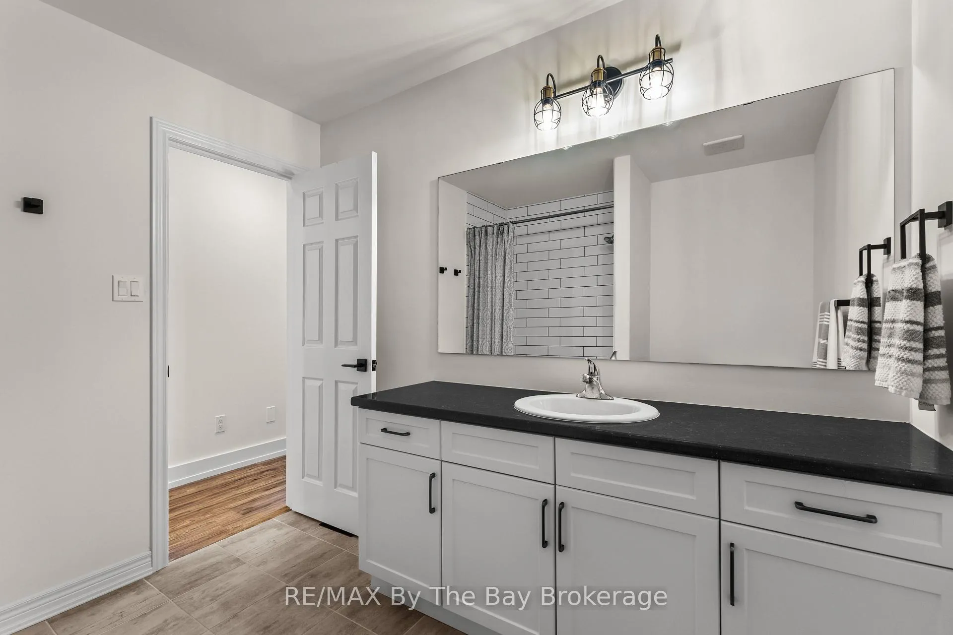 Photo 23 of 15 Foley Crescent, Collingwood — HOMEH