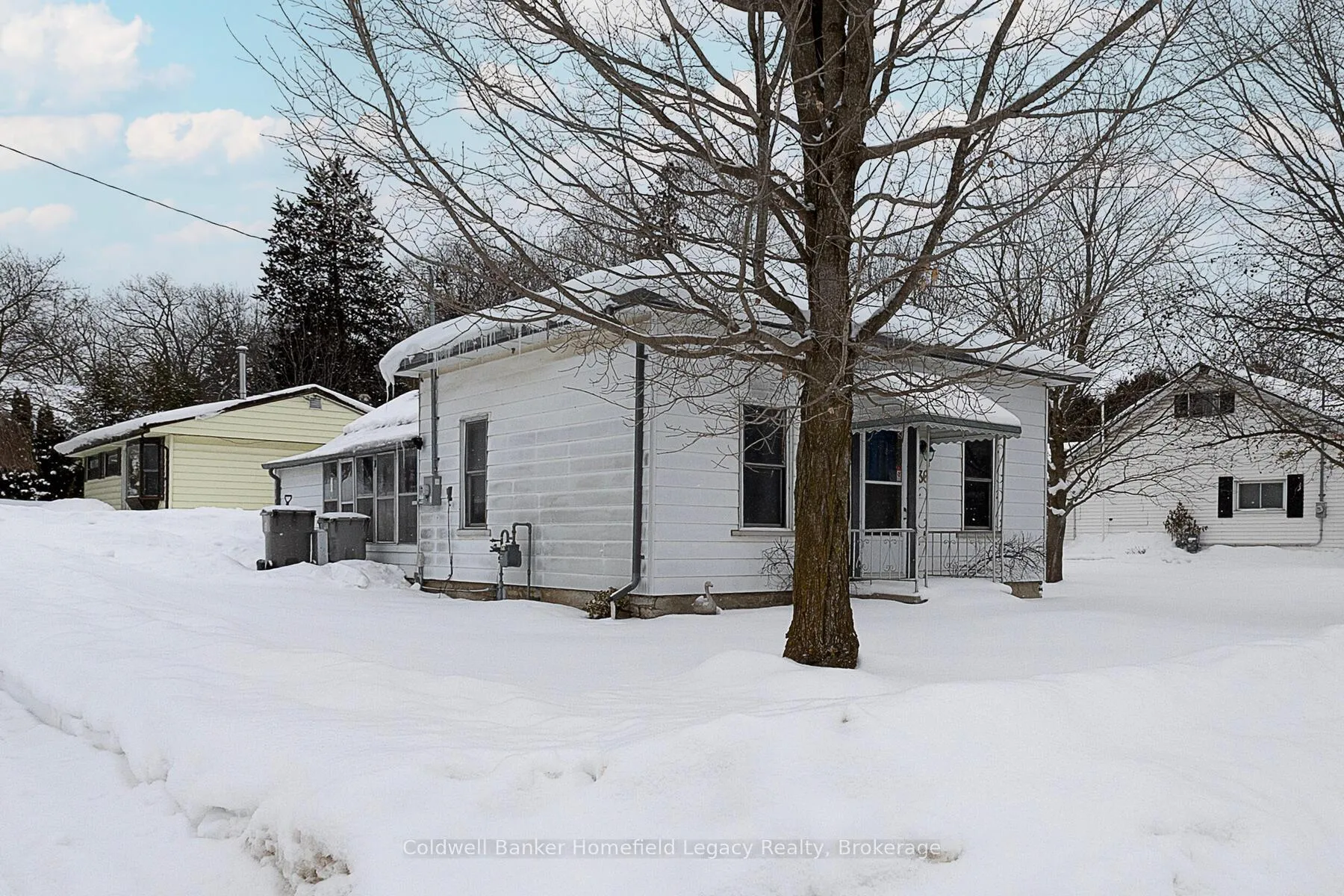 Photo 2 of 36 Thomas Street, St. Marys — HOMEH