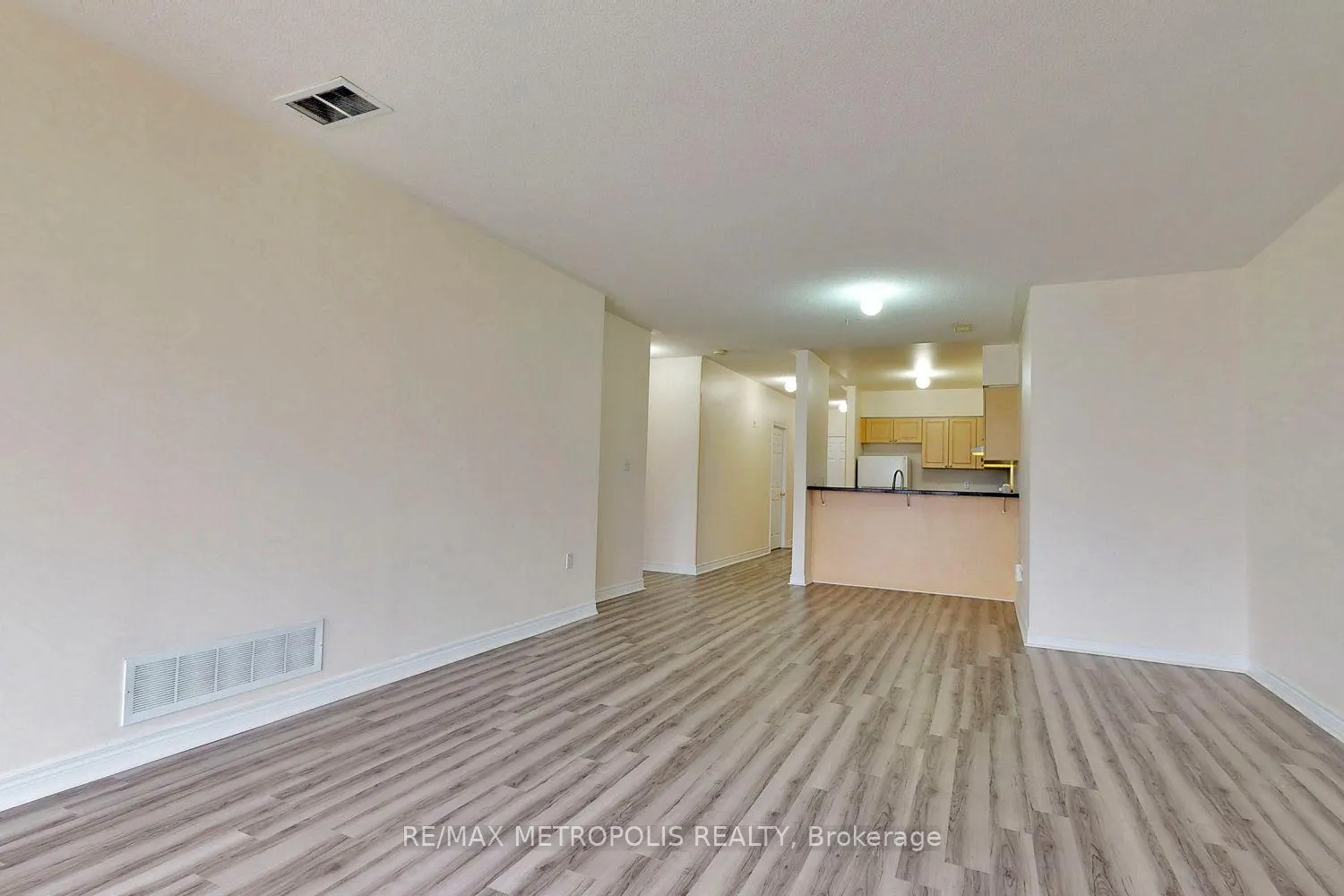 Photo 4 of Unit 107, 7340 Markham Road, Markham, Middlefield — HOMEH