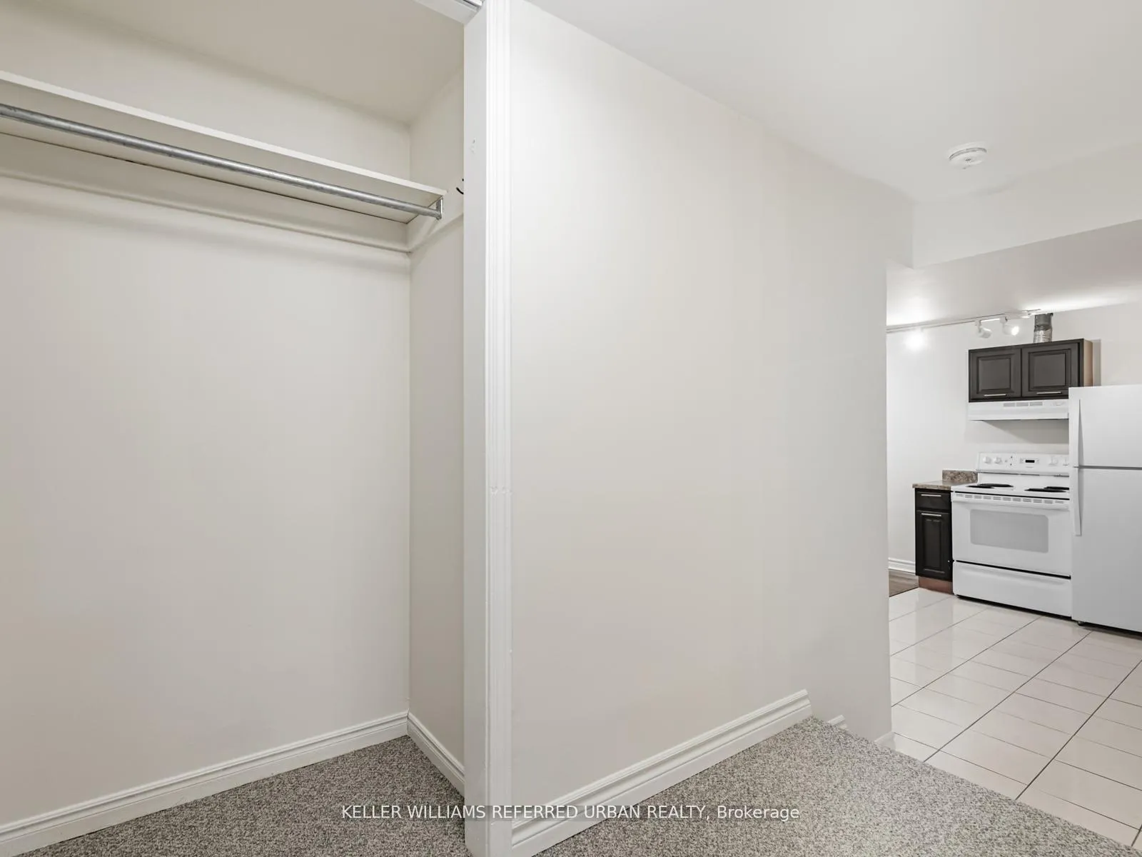 Photo 4 of Unit Bsmt Unit 2, 29 Brookview Drive, Toronto, Englemount-Lawrence — HOMEH
