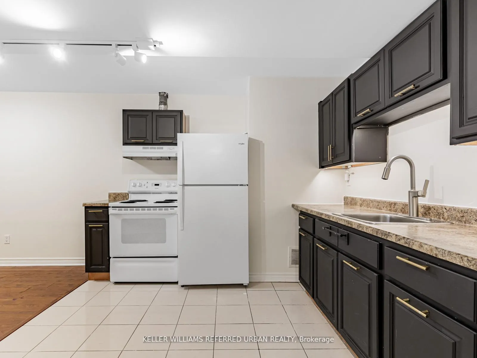 Photo 7 of Unit Bsmt Unit 2, 29 Brookview Drive, Toronto, Englemount-Lawrence — HOMEH