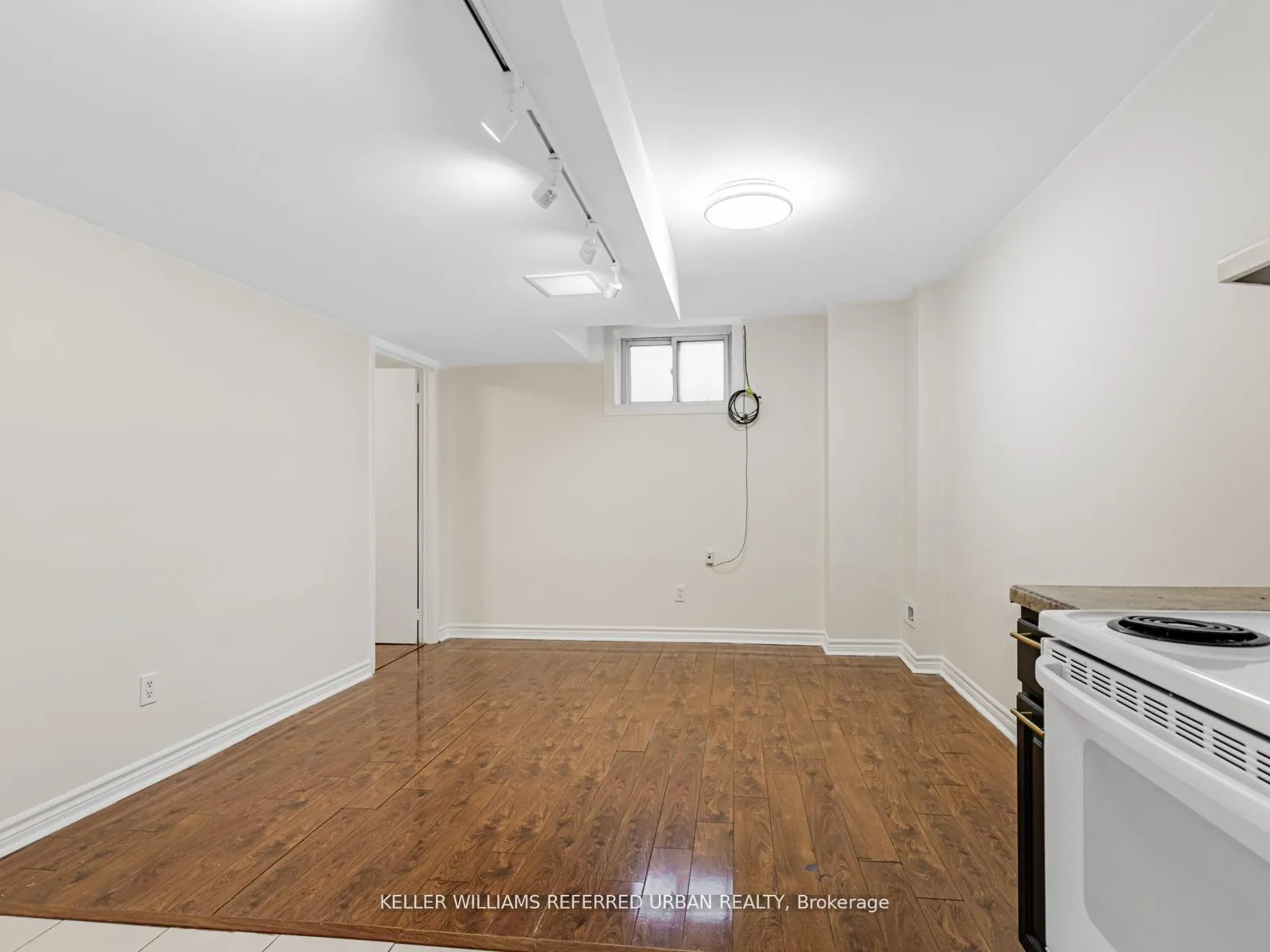 Photo 8 of Unit Bsmt Unit 2, 29 Brookview Drive, Toronto, Englemount-Lawrence — HOMEH