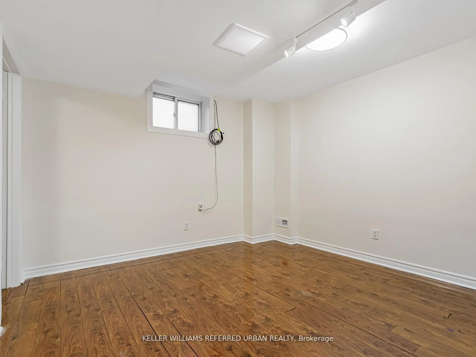 Photo 9 of Unit Bsmt Unit 2, 29 Brookview Drive, Toronto, Englemount-Lawrence — HOMEH