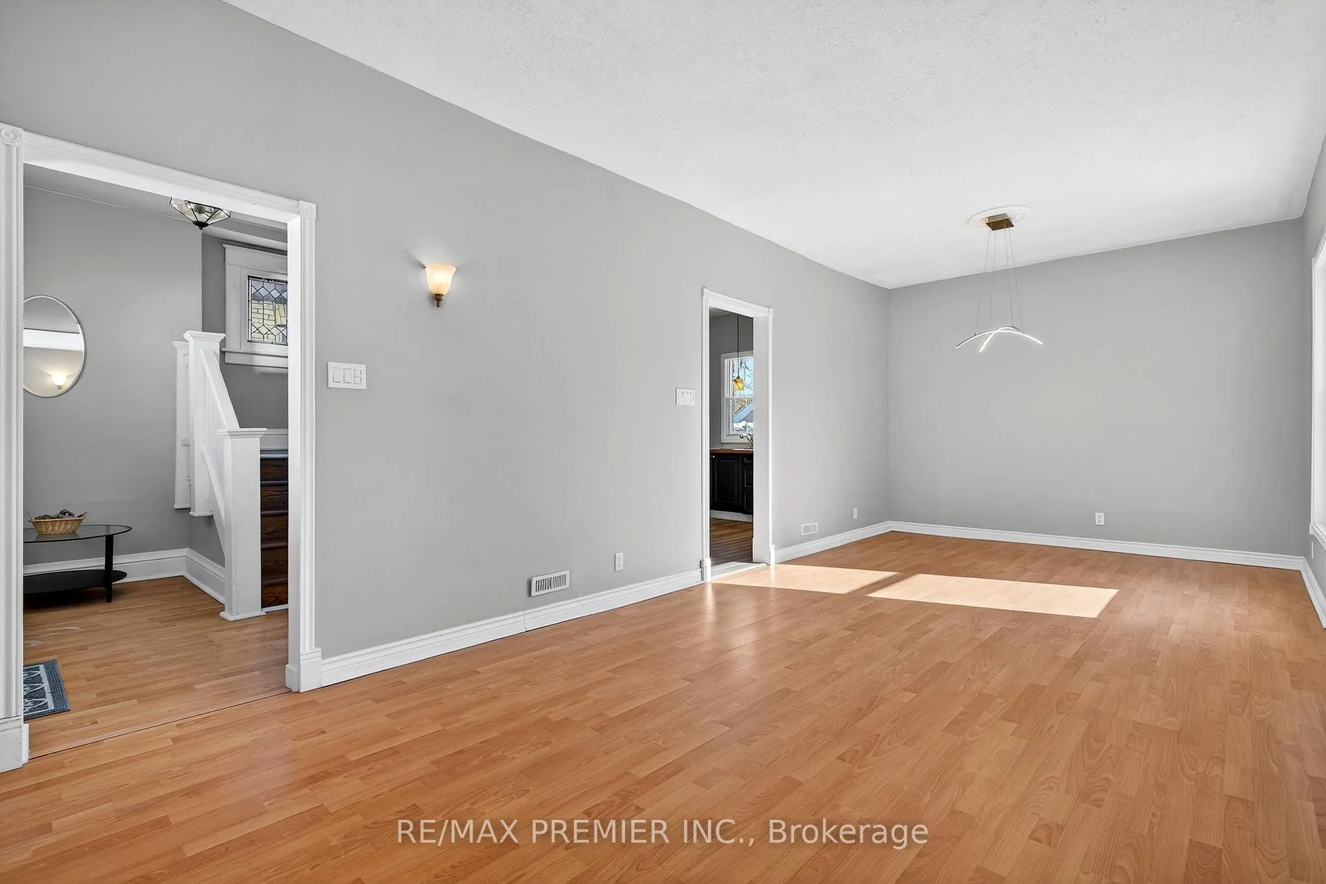 Photo 7 of 4848 Second Avenue, Niagara Falls, Cherrywood — HOMEH