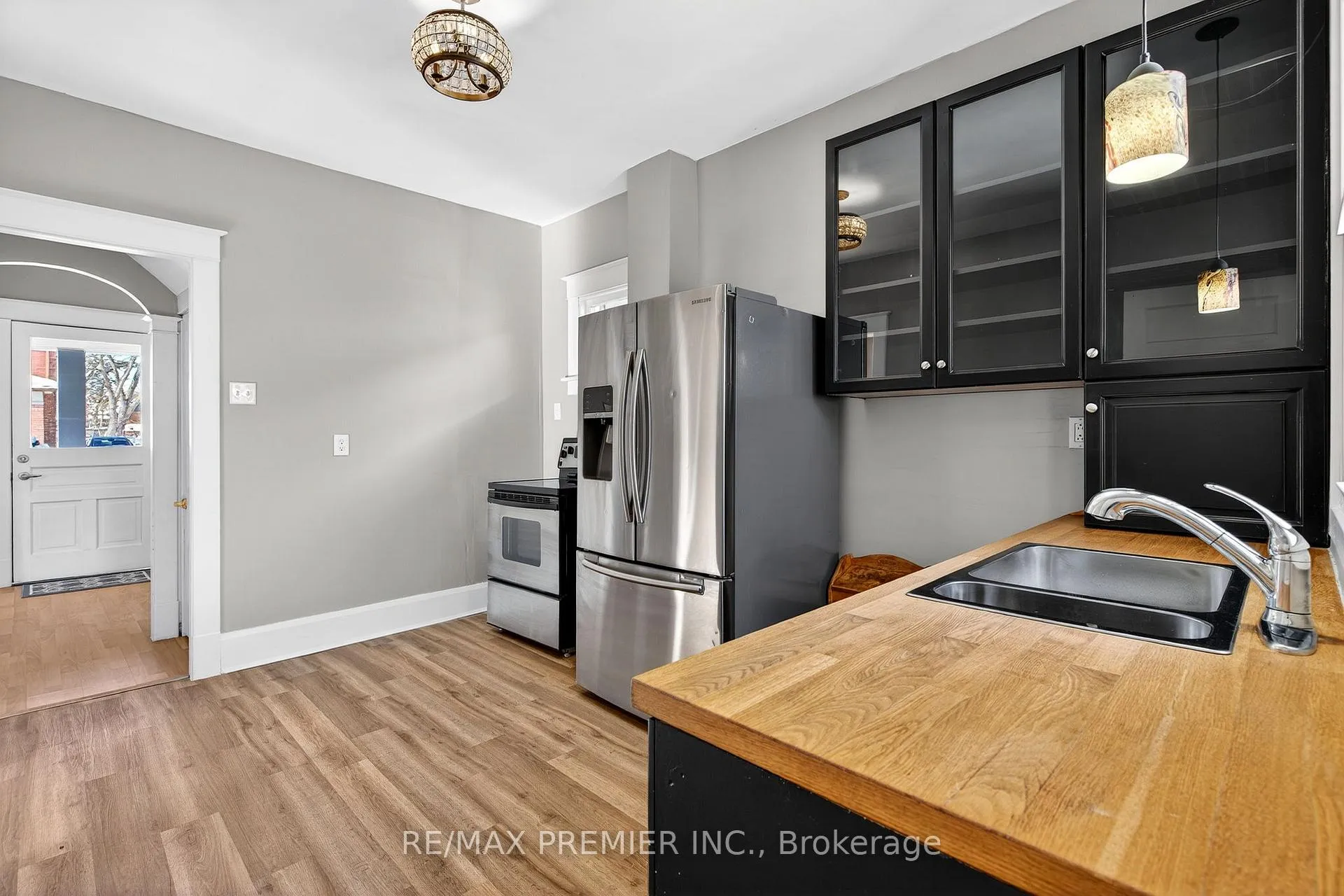 Photo 11 of 4848 Second Avenue, Niagara Falls, Cherrywood — HOMEH